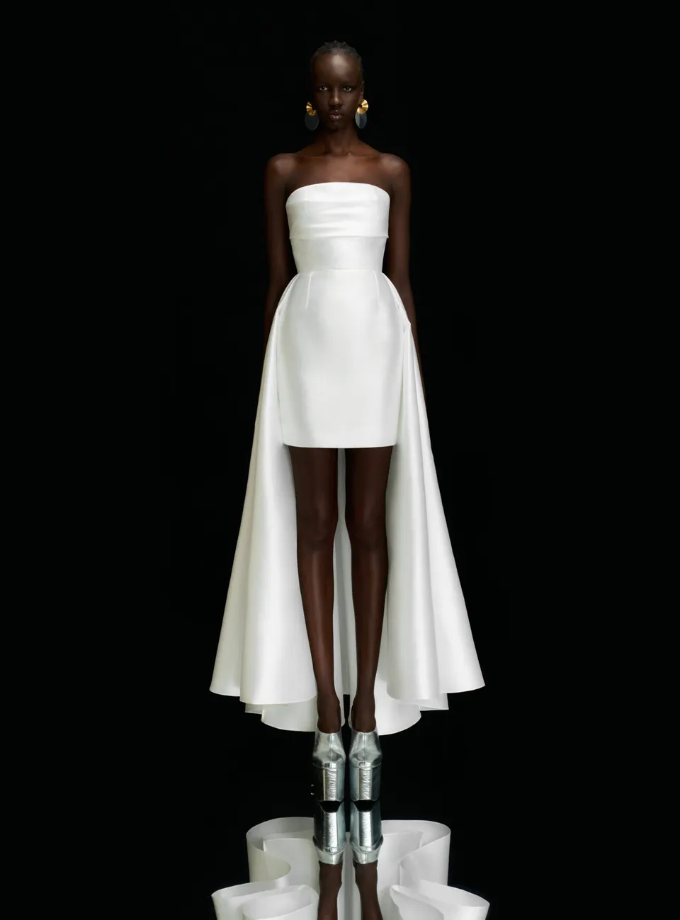 Solace London Trina sukienka mini kremowa ślubna
