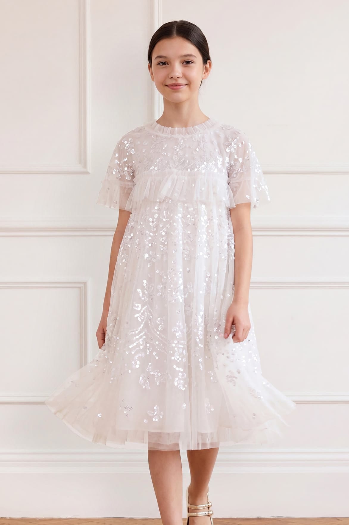 Needle & Thread Freya Cape sukienka dziewczęca biała z peleryną