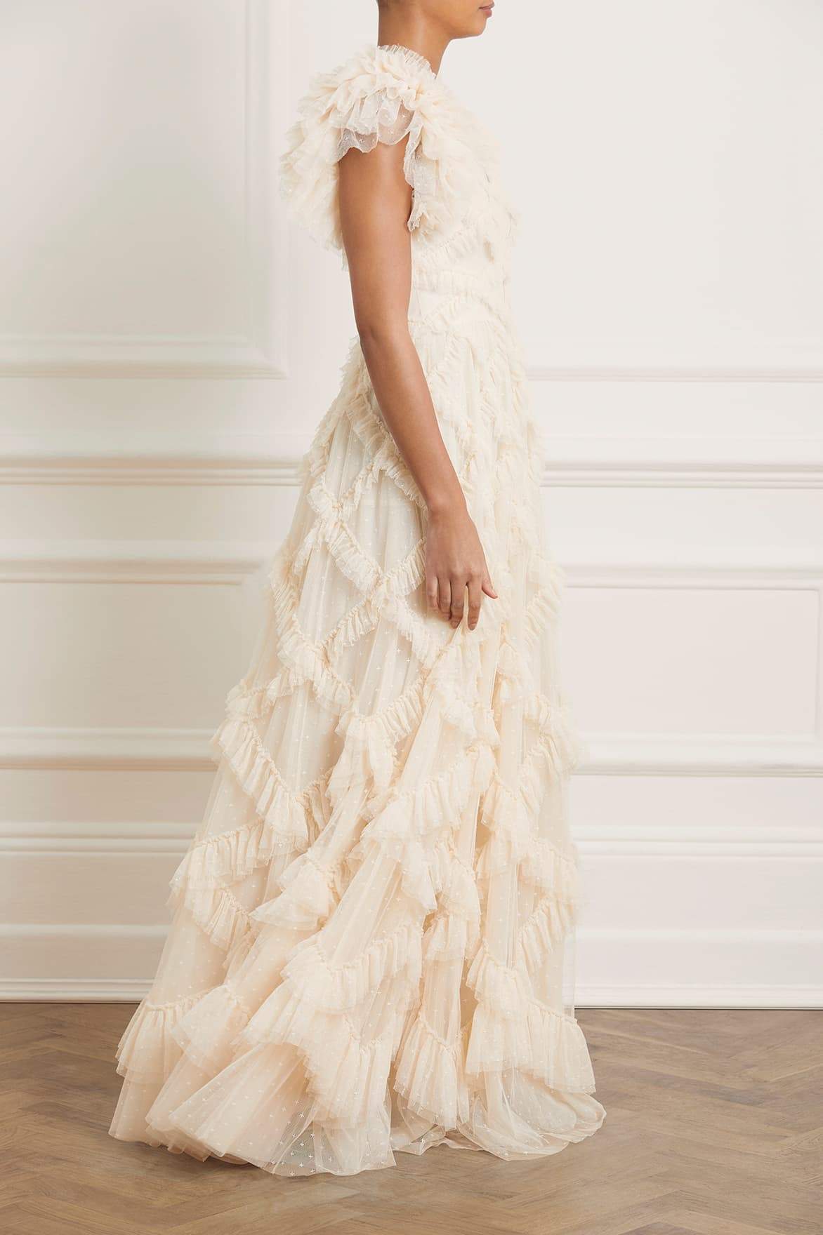 Needle & Thread Genevieve Ruffle Gown suknia kremowa tiulowa