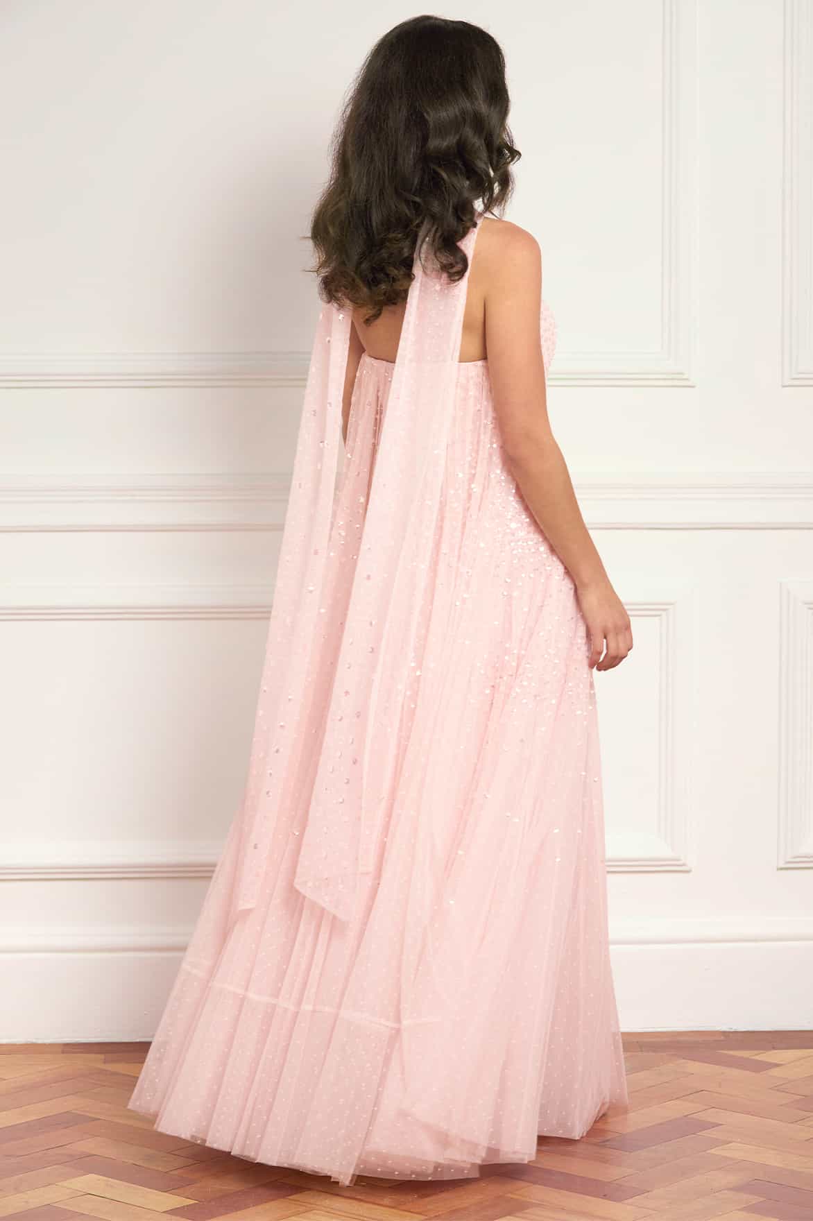 Needle & Thread Sunrise Sequin Strapless Cape Gown róż peleryna