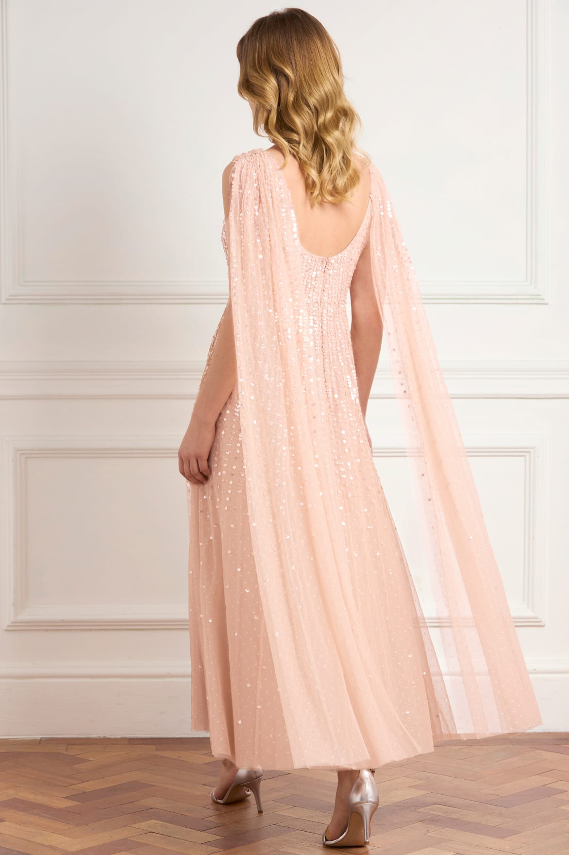 Needle & Thread Moonlight Sequin Ankle Gown sukienka beżowa