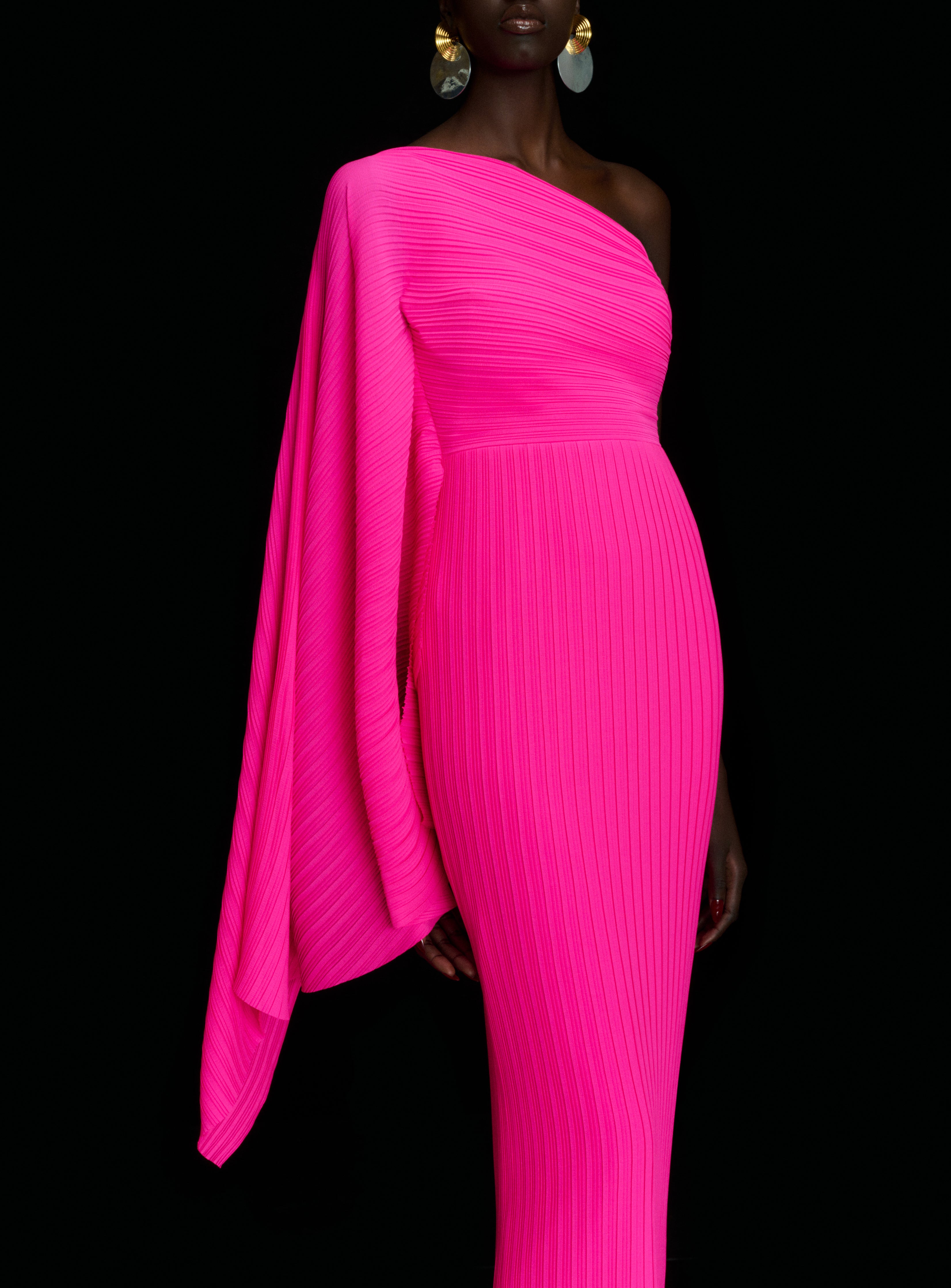 Solace London The Lenna Midi sukienka Hot Pink jedno ramię