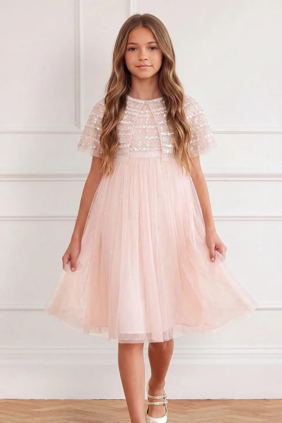 Needle & Thread Lace Coppelia Cape sukienka różowa z peleryną