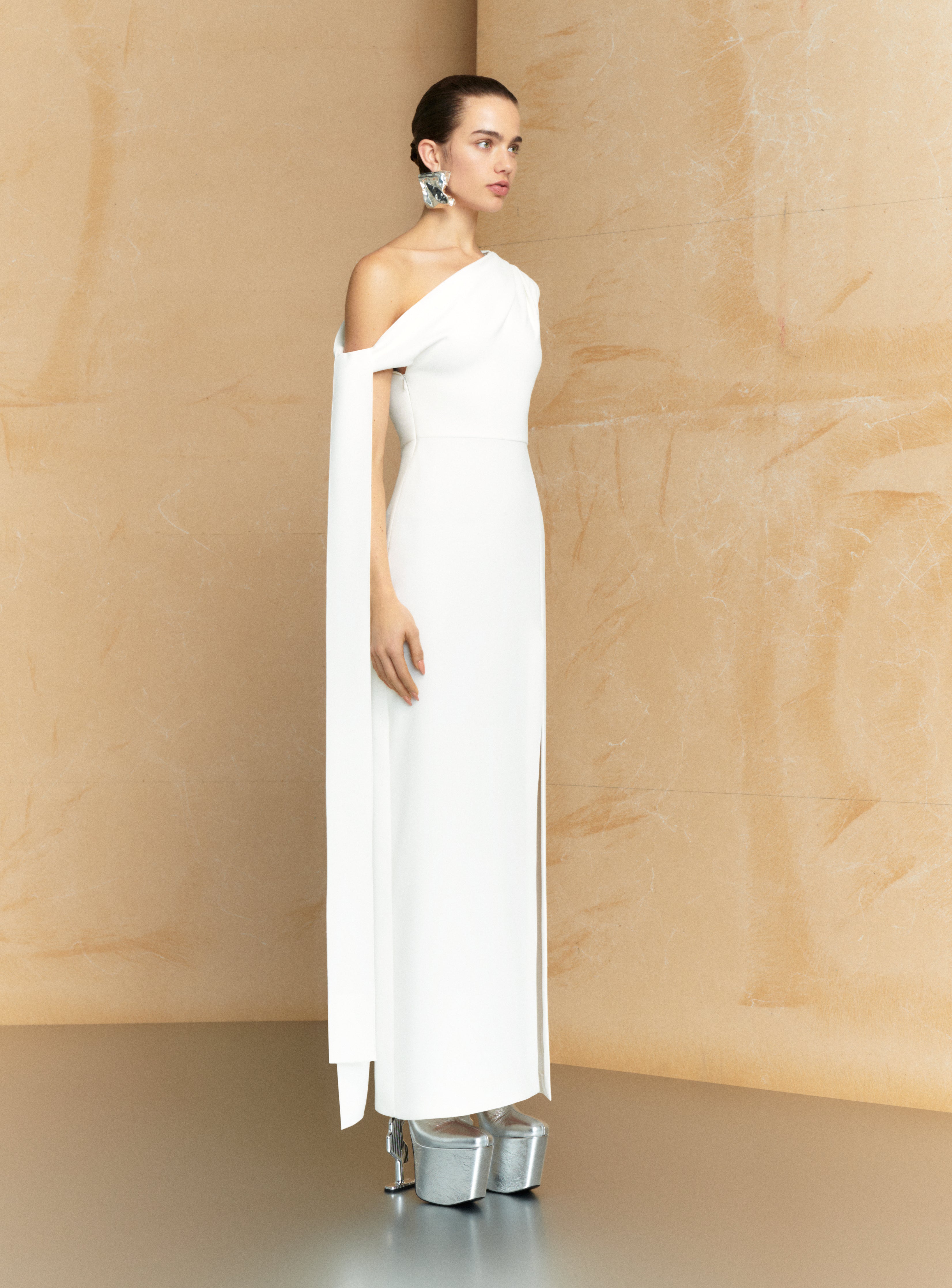 Solace London Irina sukienka maxi kremowa