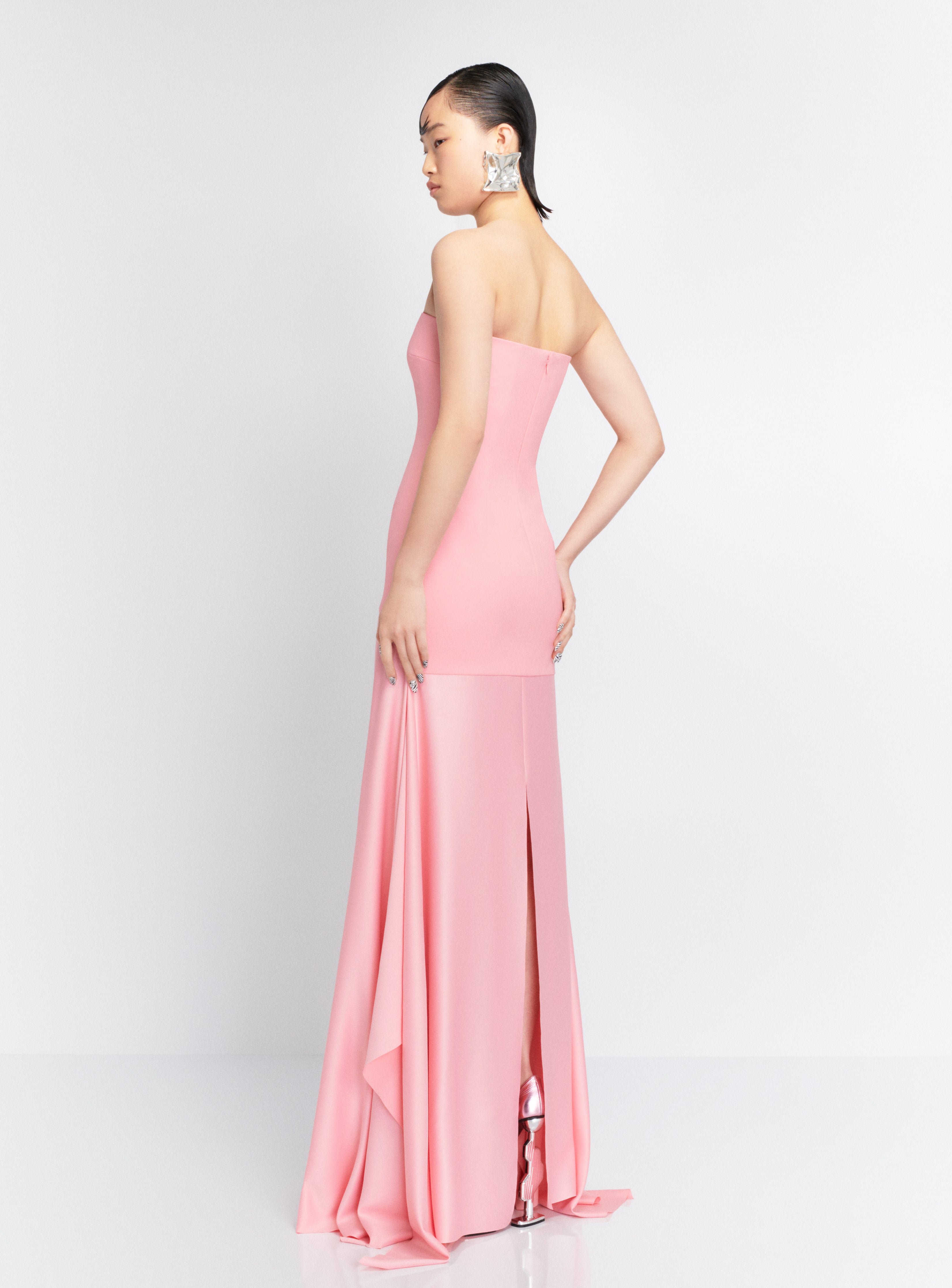 Solace London Alessandra sukienka maxi pudrowy róż bez ramiączek
