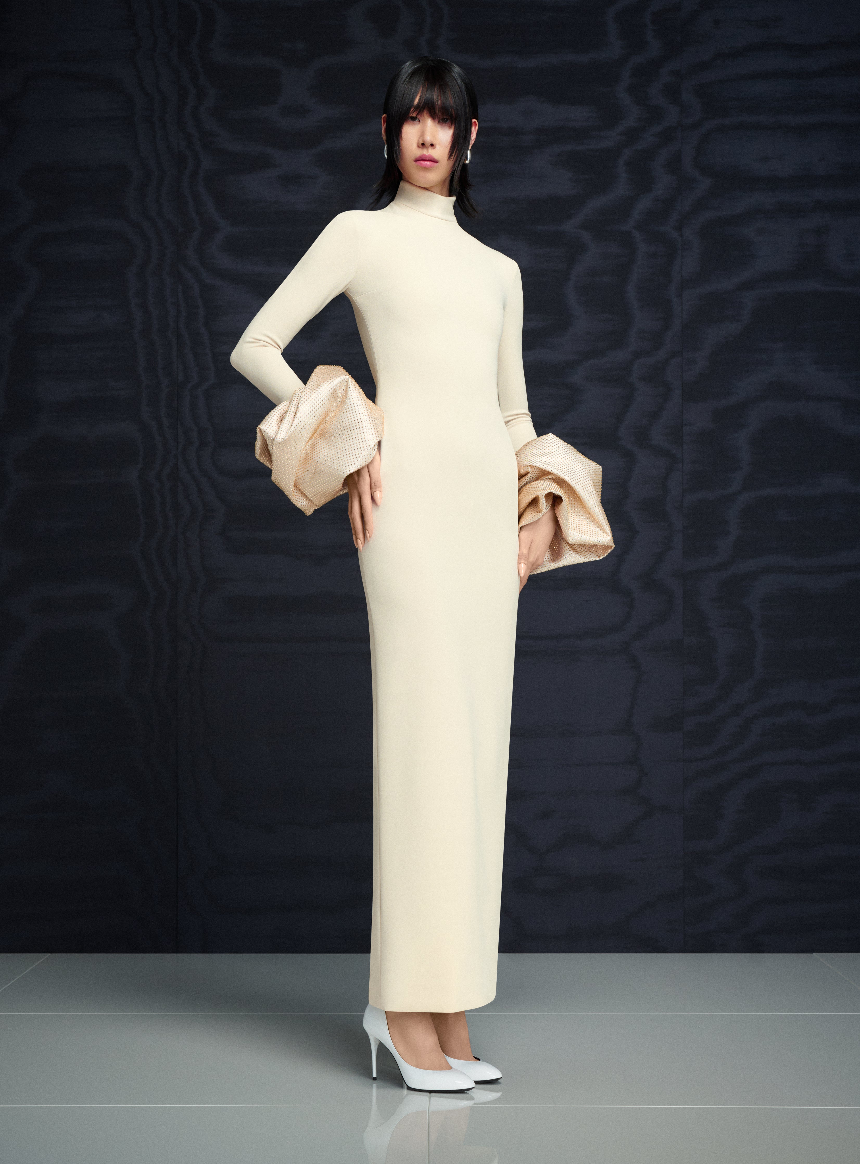 Solace London Viviana sukienka maxi perłowa z kryształkami