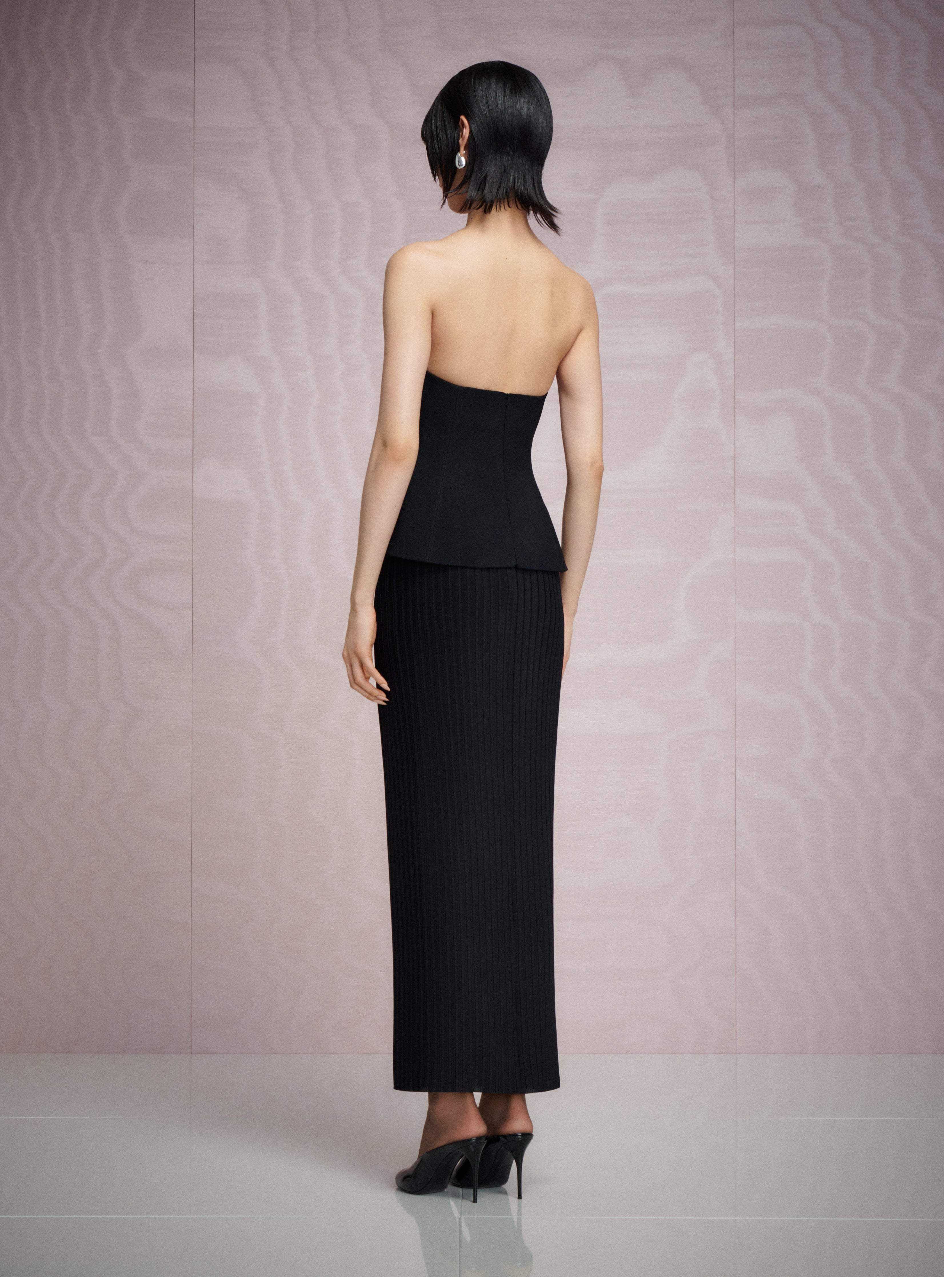 Solace London Kesi Maxi sukienka wieczorowa czarna bez ramion