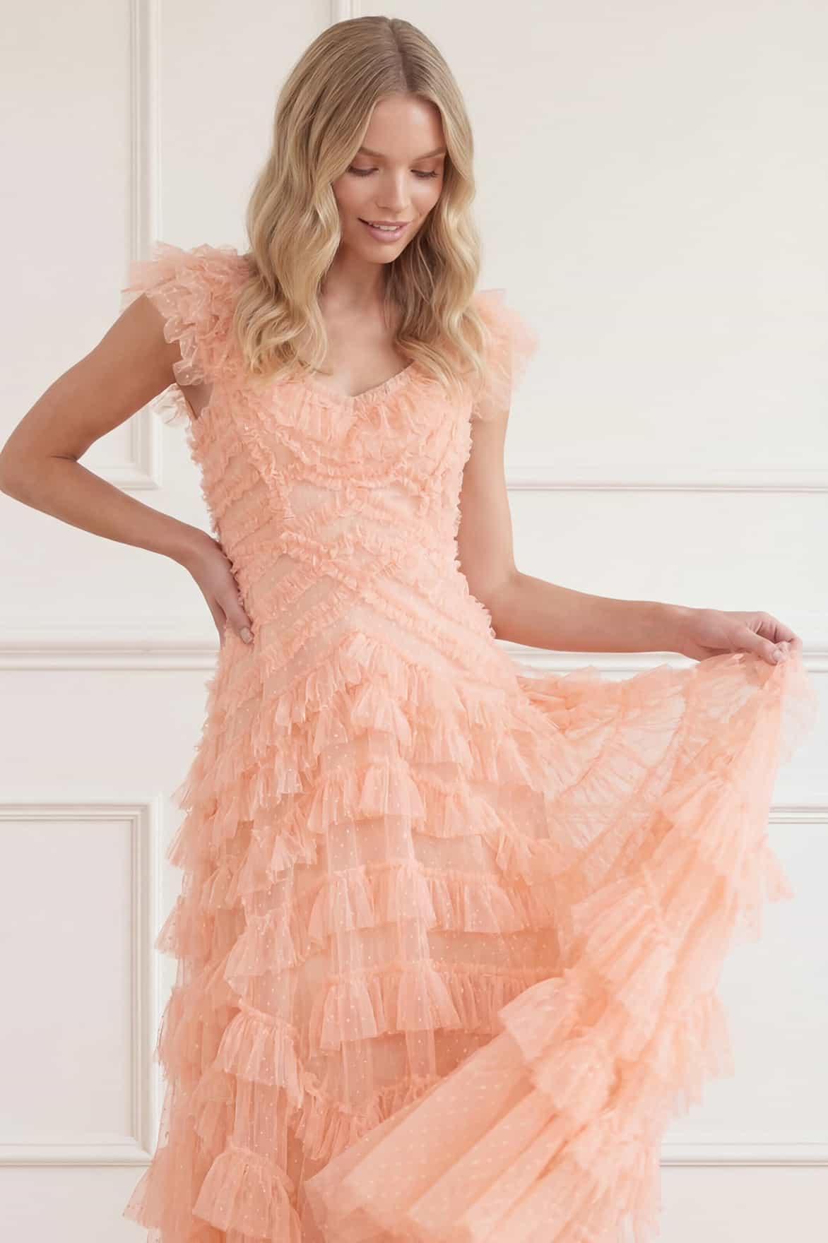 Needle & Thread Lola Backless suknia Pink odkryte plecy