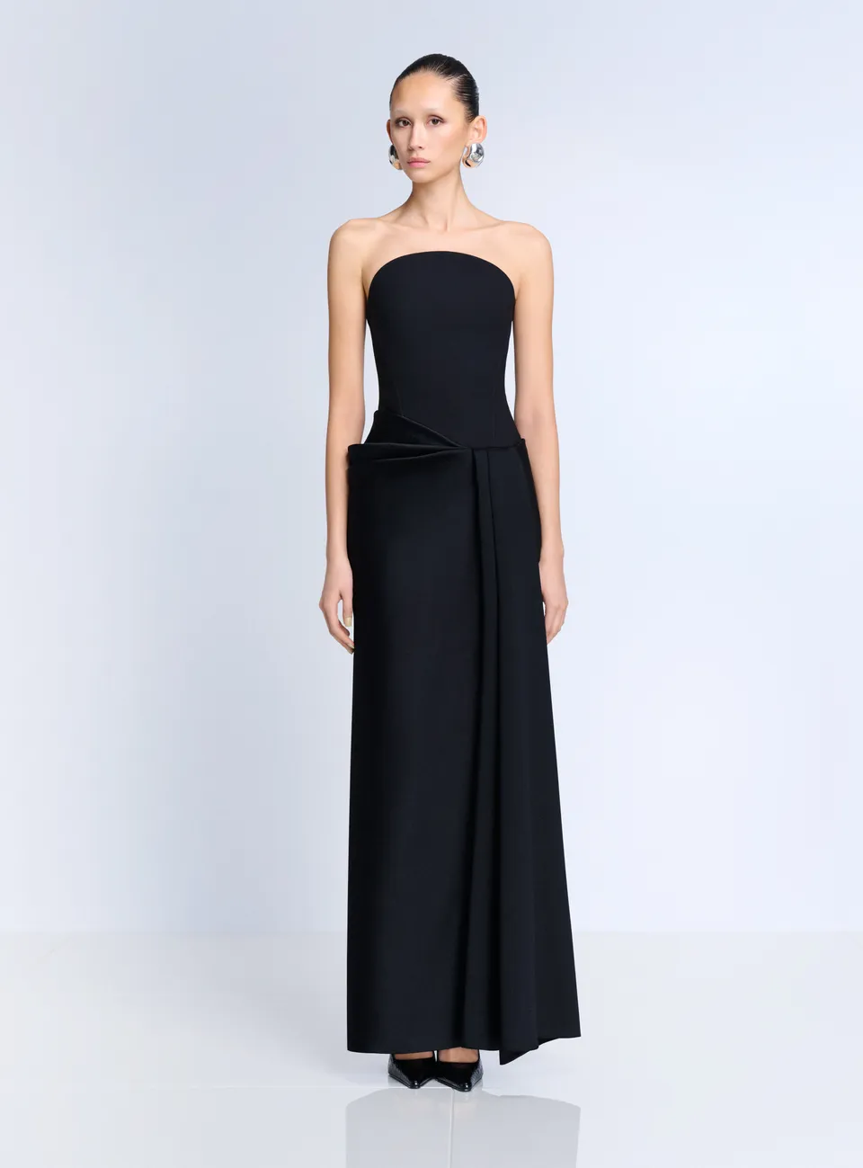 Solace London Seri sukienka maxi czarna gorsetowa