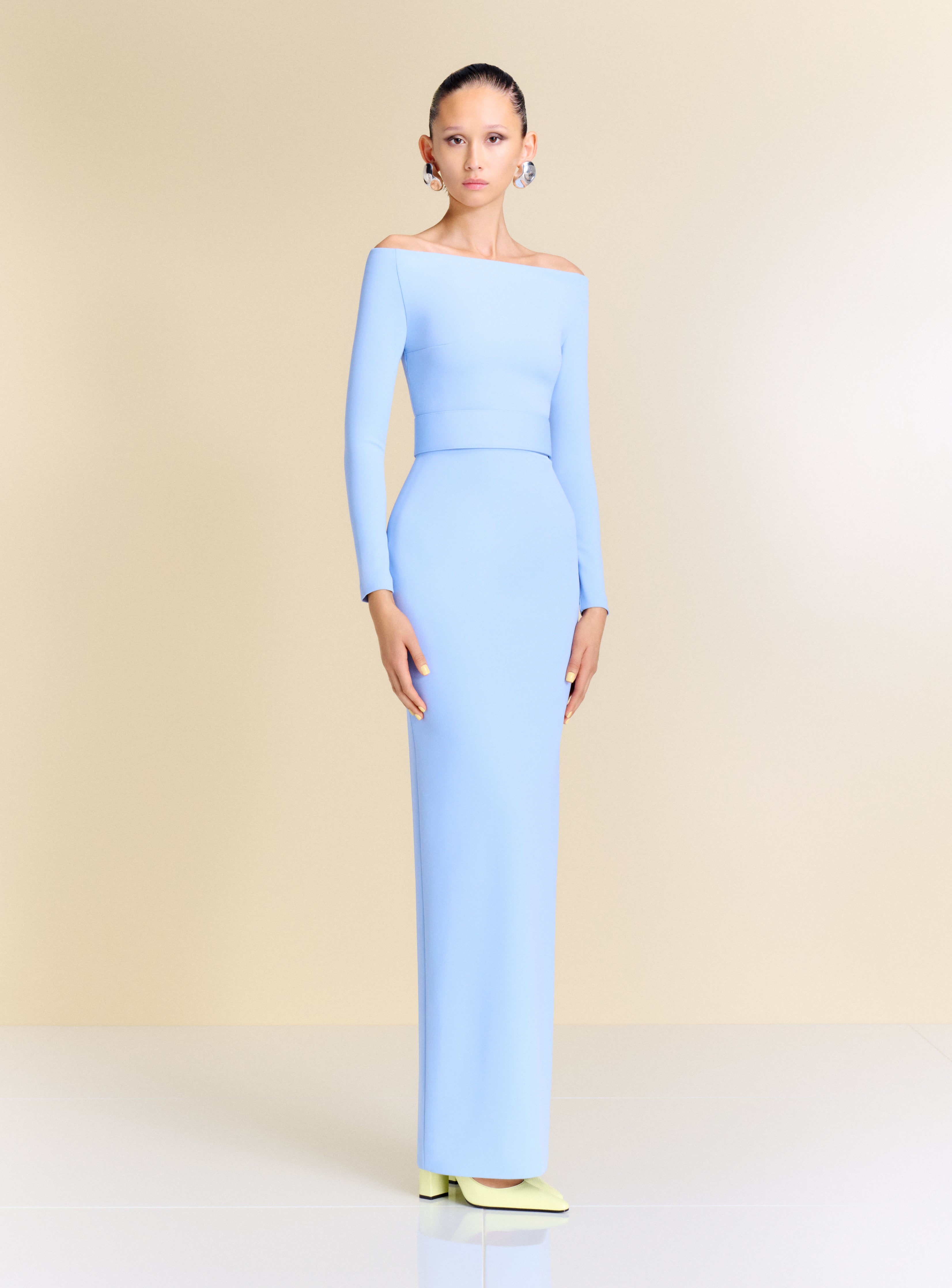 Solace London The Sabina Maxi sukienka Light Blue długi rękaw