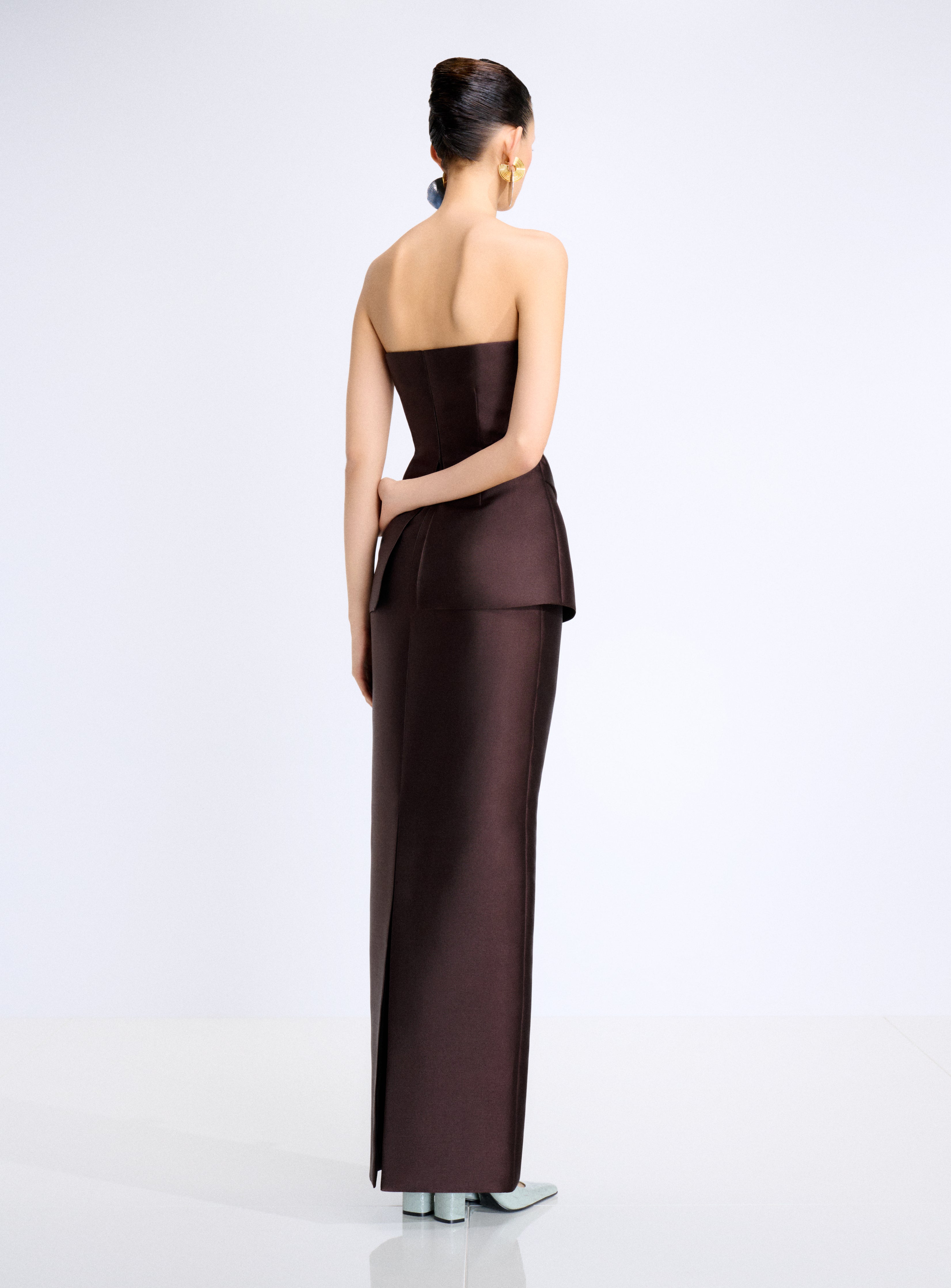 Solace London Lucille sukienka maxi brązowa strapless