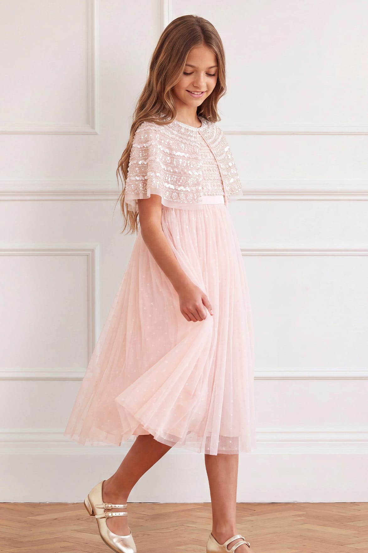 Needle & Thread Lace Coppelia Cape sukienka różowa z peleryną