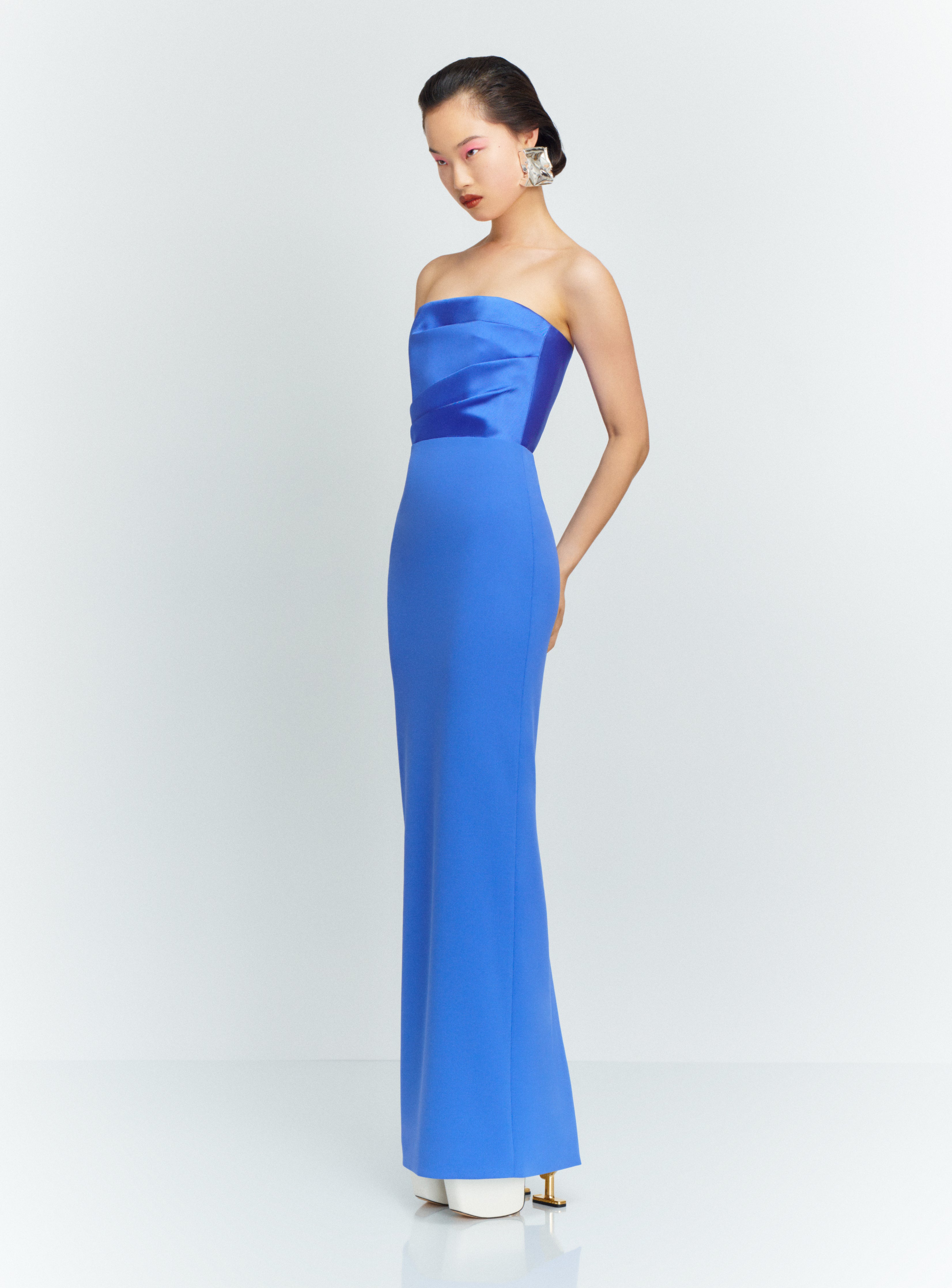 Solace London Afra sukienka wieczorowa Iris Blue bez ramiączek
