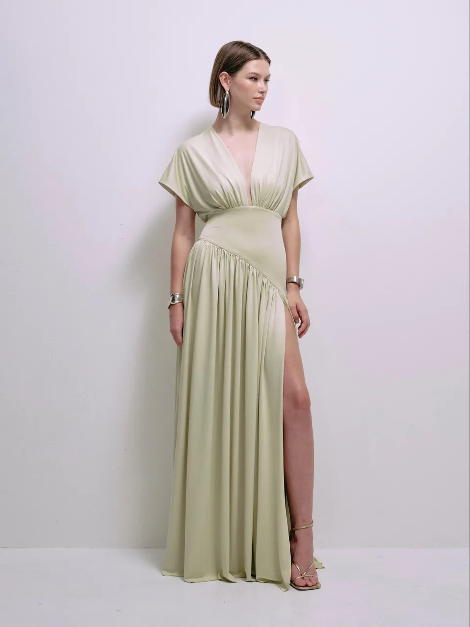 Delfi Collective Sade sukienka wieczorowa sage jersey