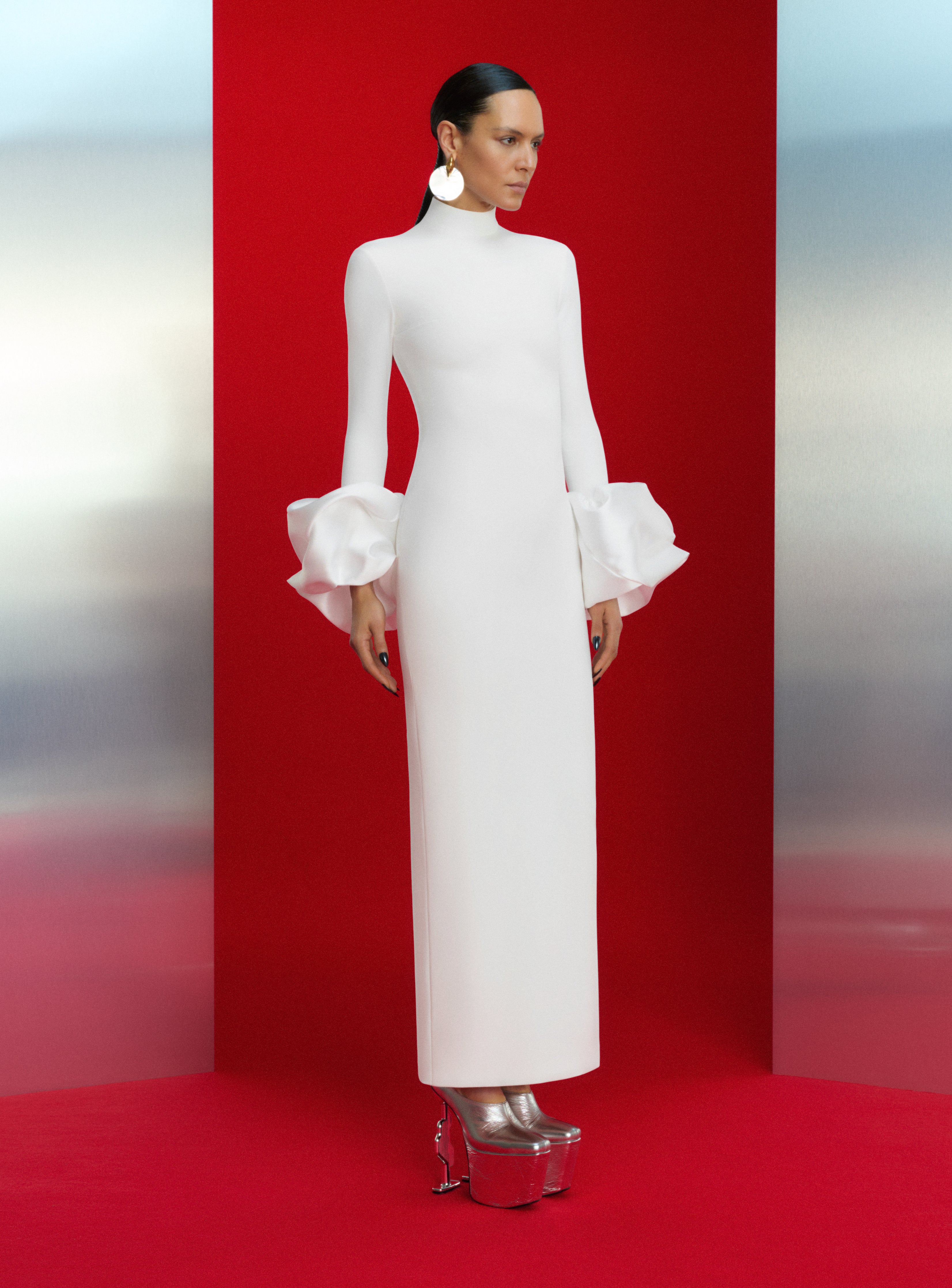 Solace London Viviana sukienka maxi kremowa zabudowana
