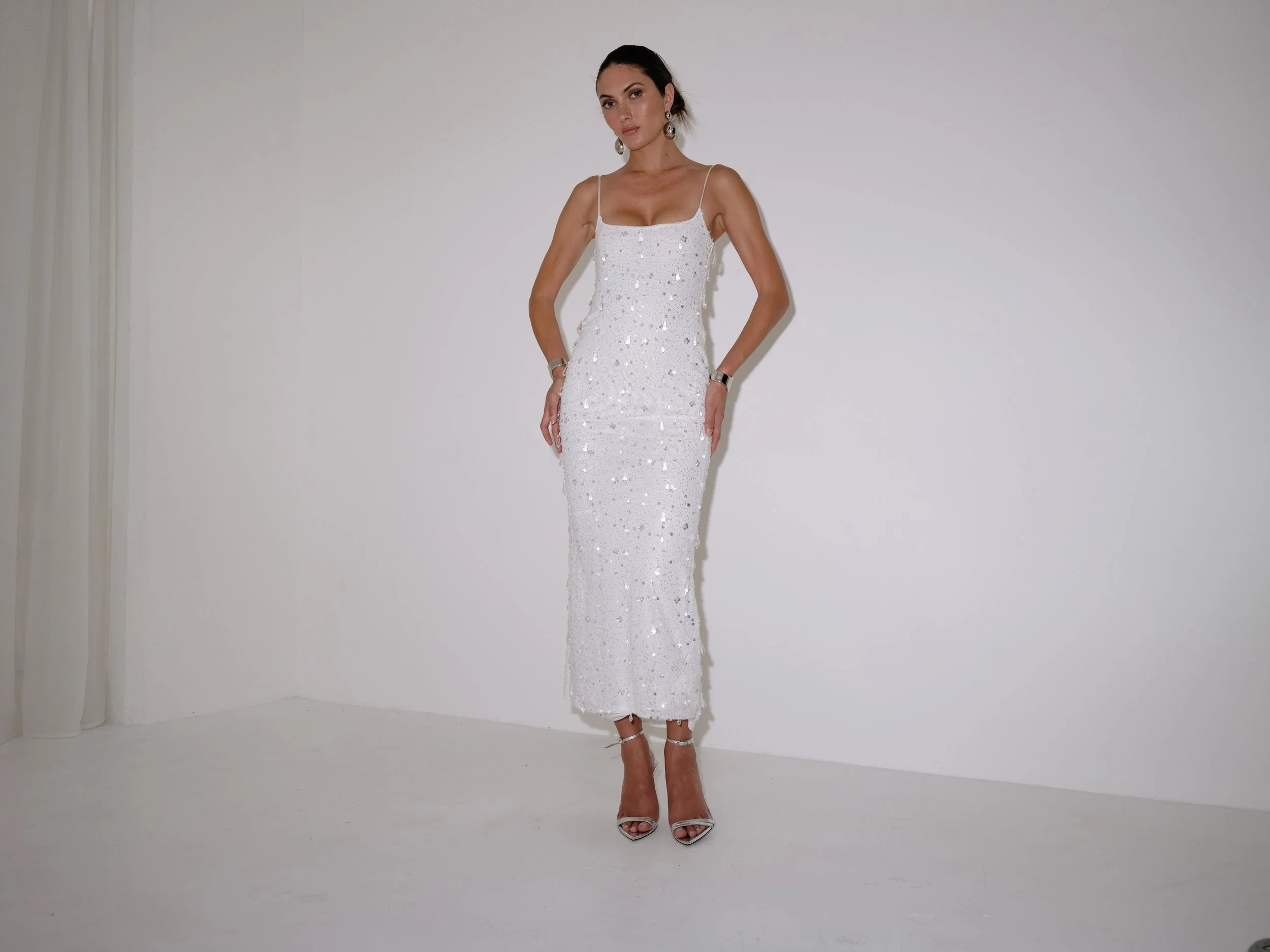 Delfi Collective Kim sukienka ivory cekinowa maxi