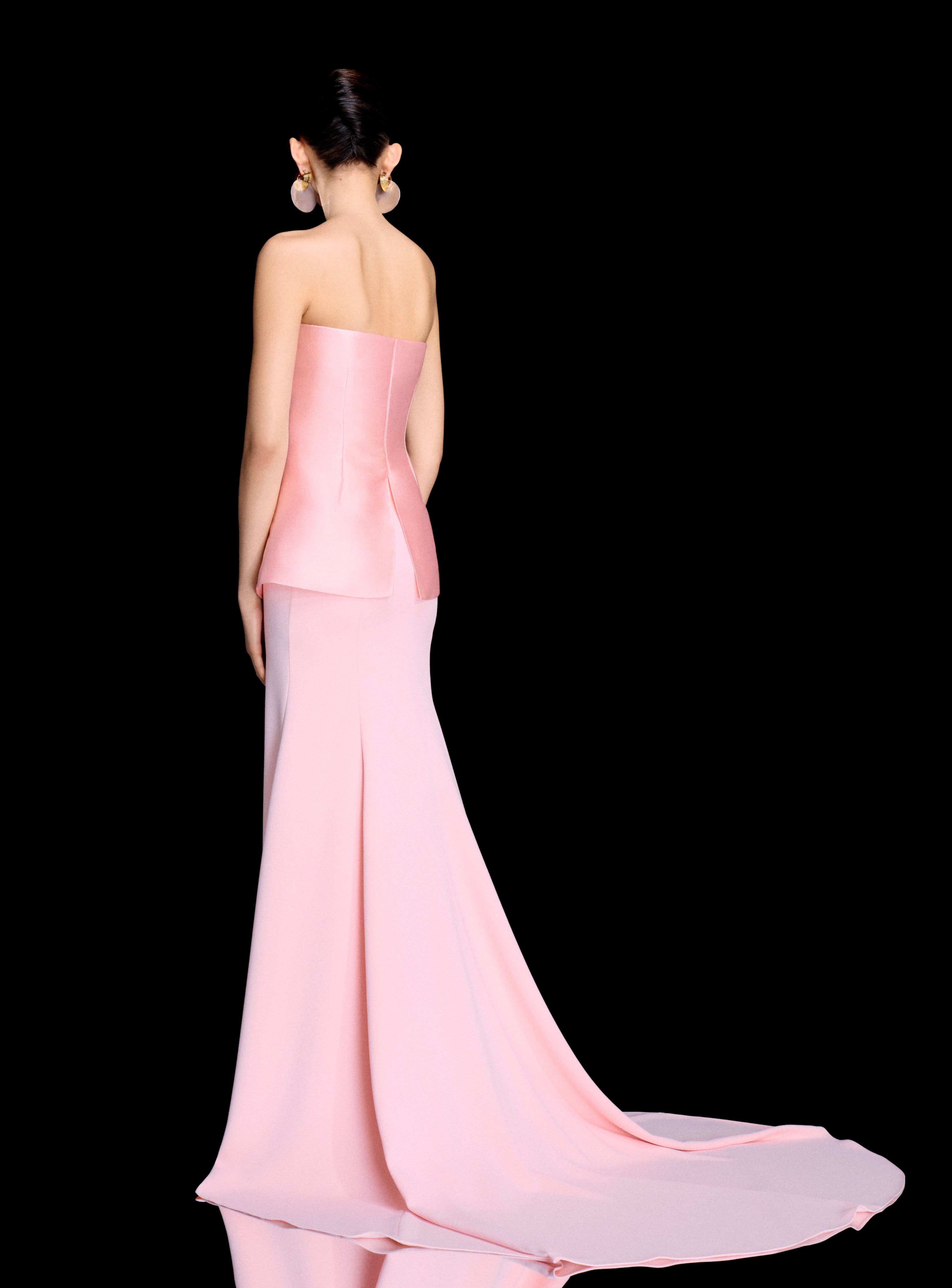 Solace London Alia sukienka maxi Camellia Pink strapless