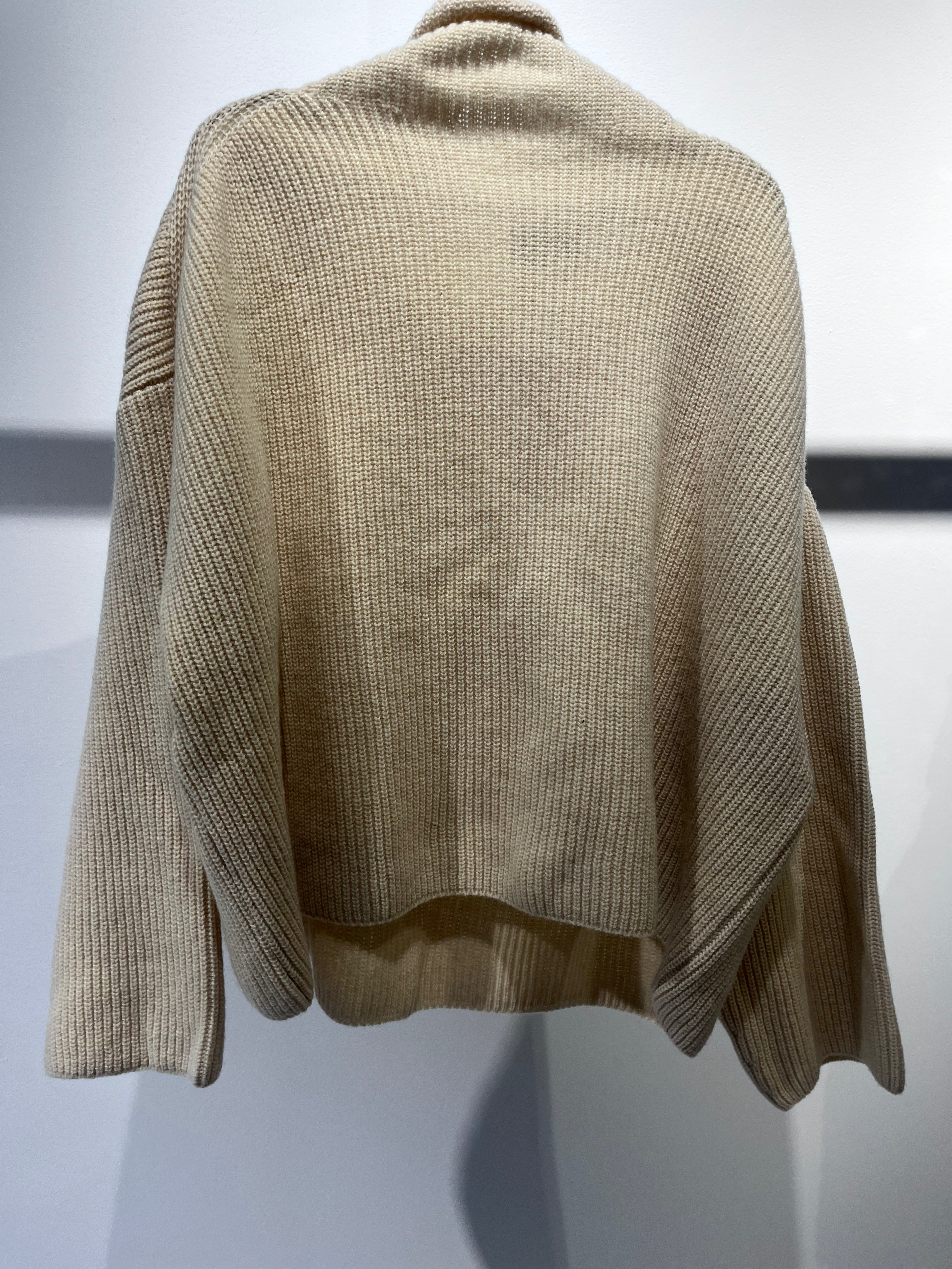 Nudyess PF21479 sweter wełniany beżowy z golfem 100% wełna