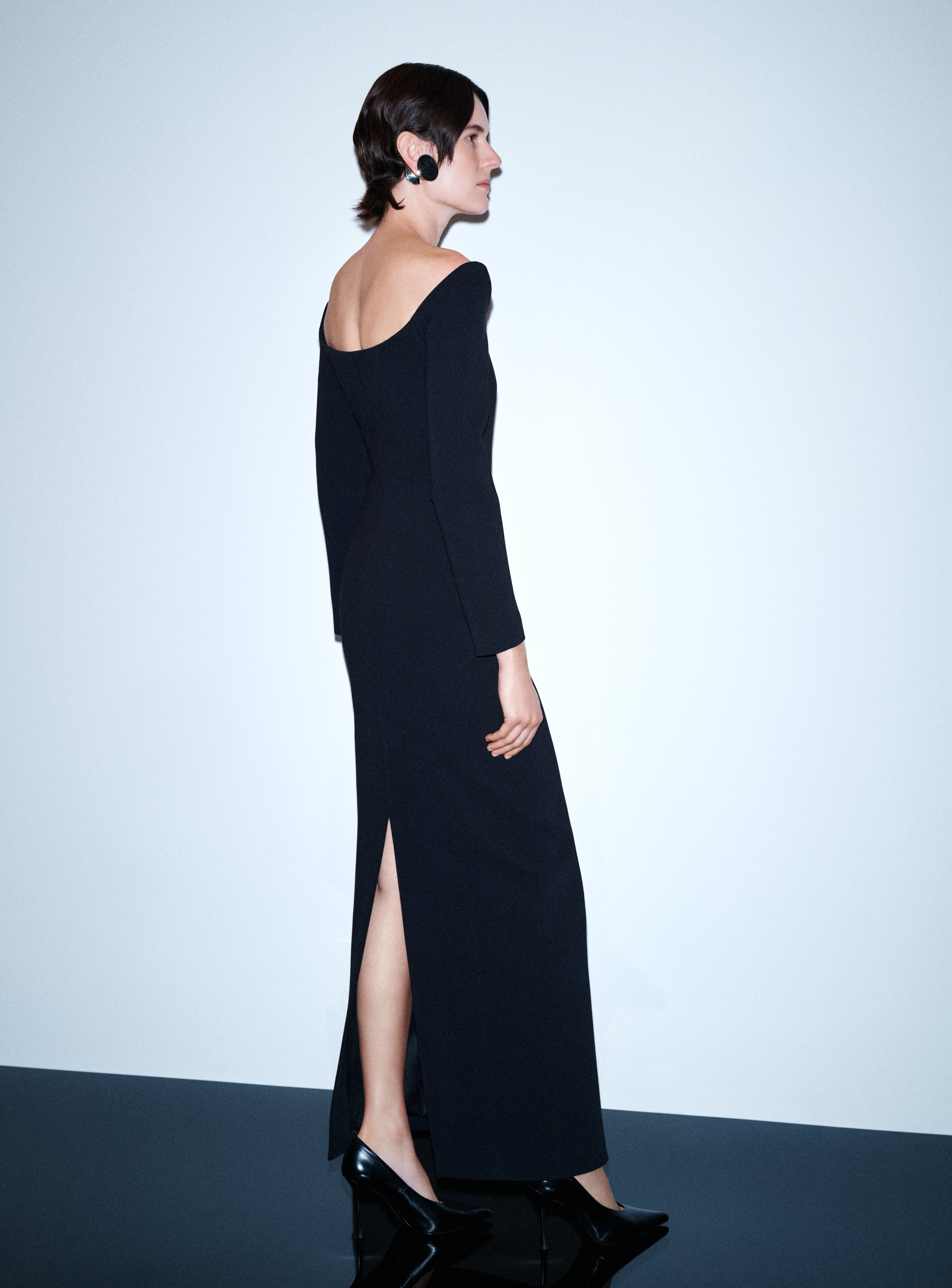 Solace London Ryder Maxi Dress sukienka czarna odkryte ramiona