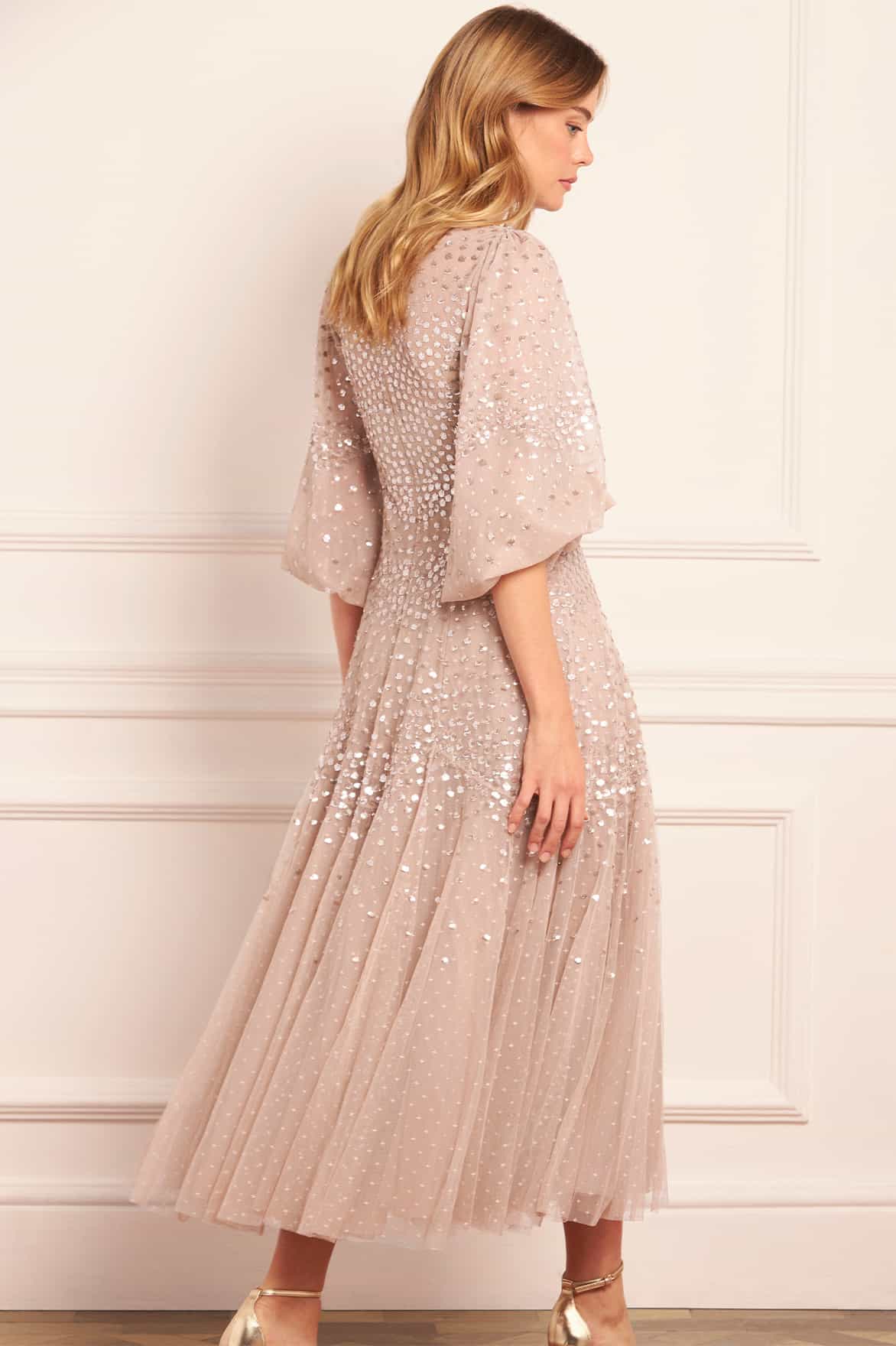 Needle & Thread Scallop Sequin Round Neck Ankle Gown sukienka beżowa