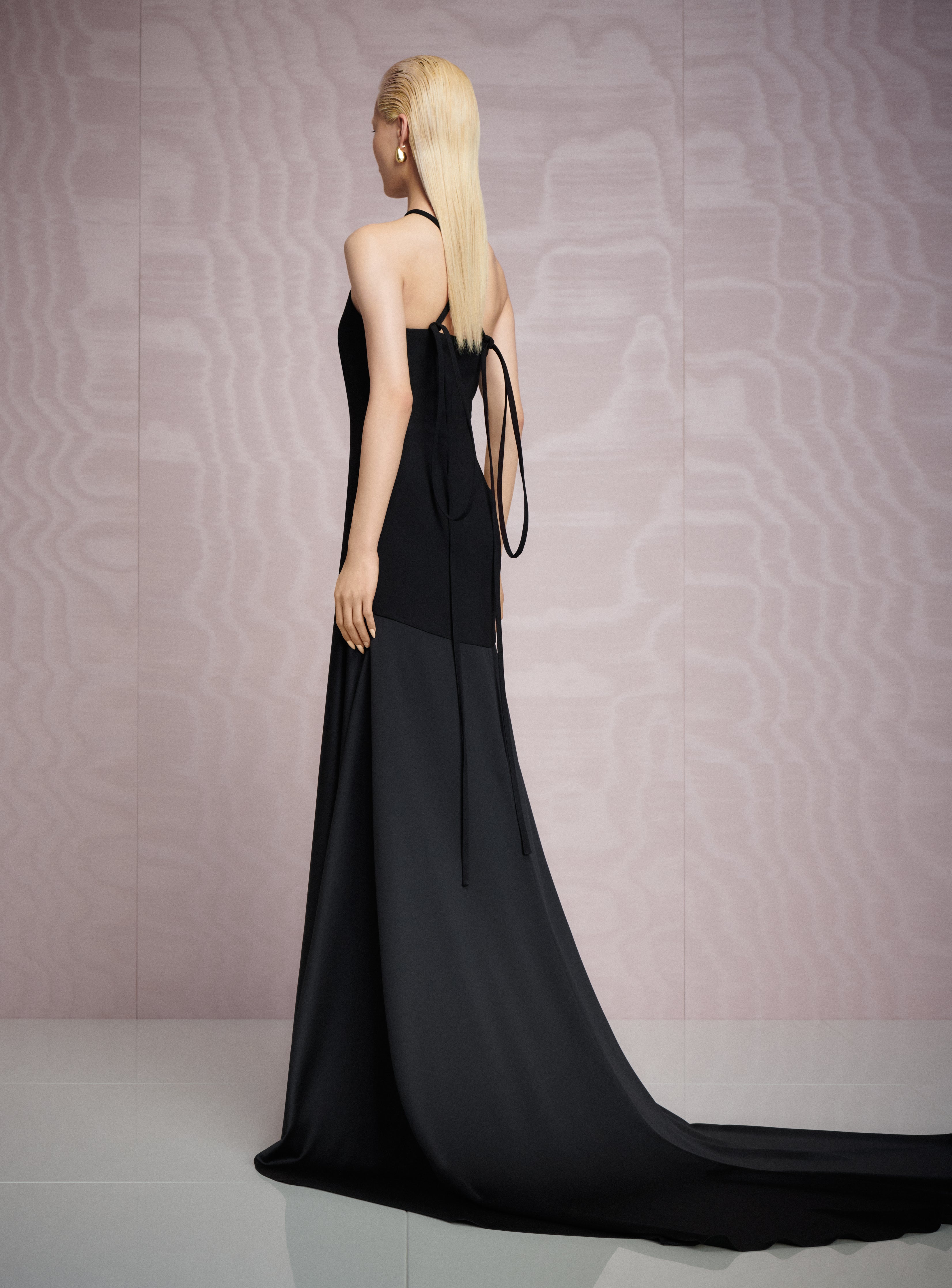 SOLACE LONDON Florie Maxi sukienka wieczorowa czarna halter