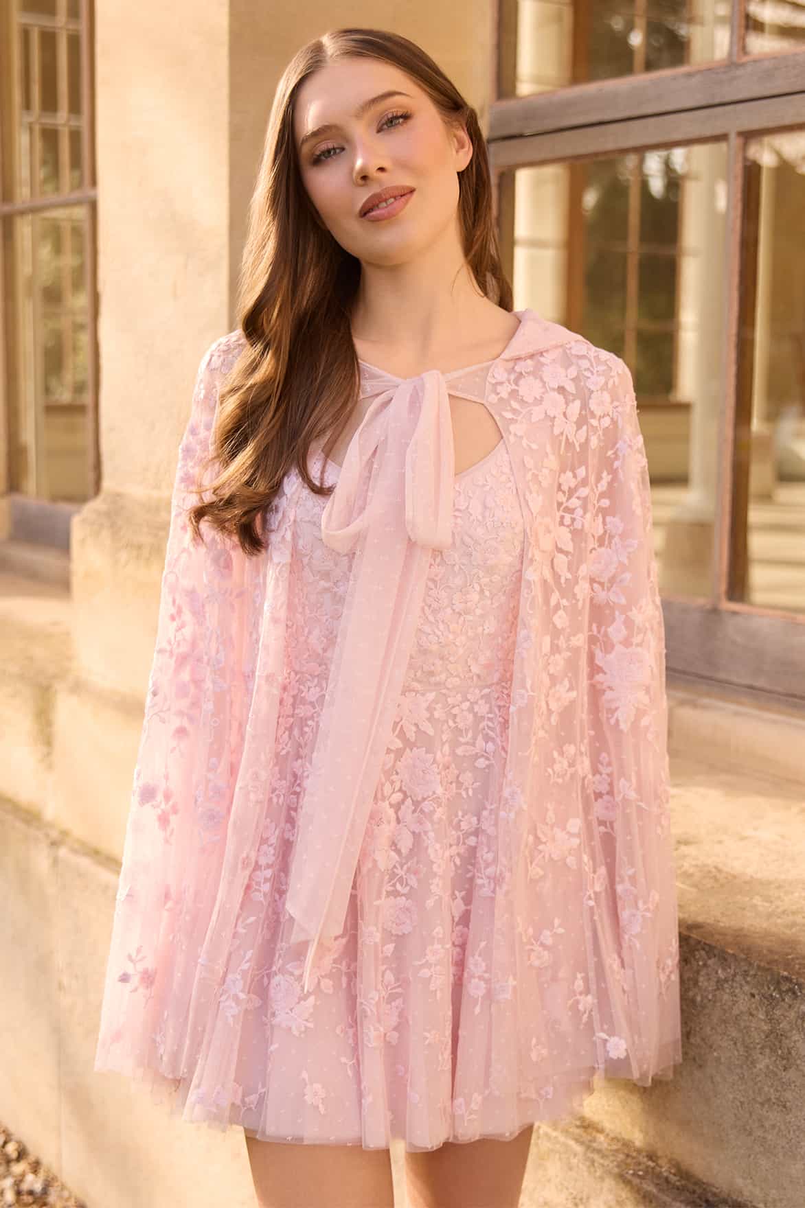Needle & Thread Rosa sukienka koktajlowa Pink mini haftowana