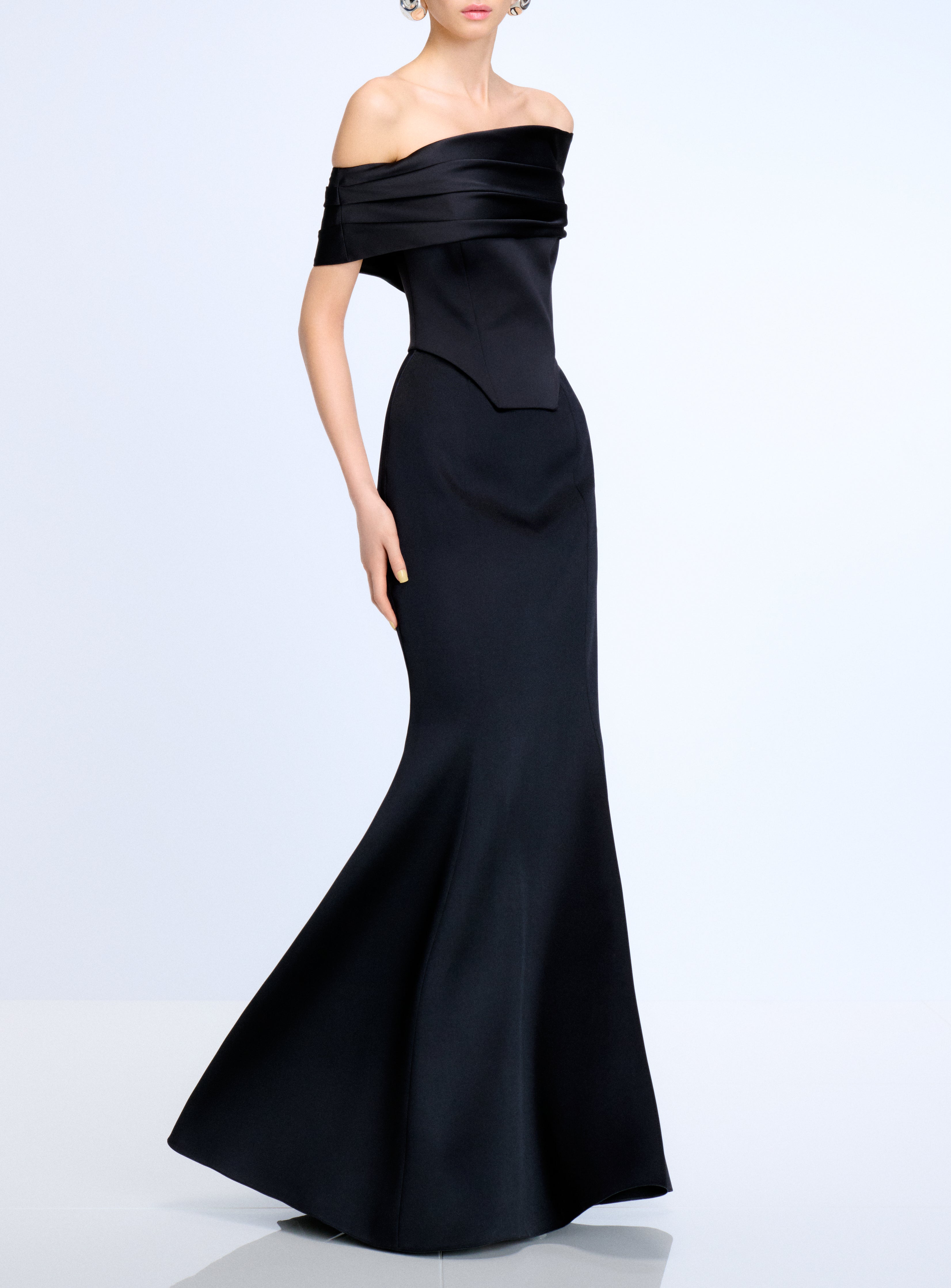 Solace London Alta sukienka wieczorowa czarna gorsetowa maxi