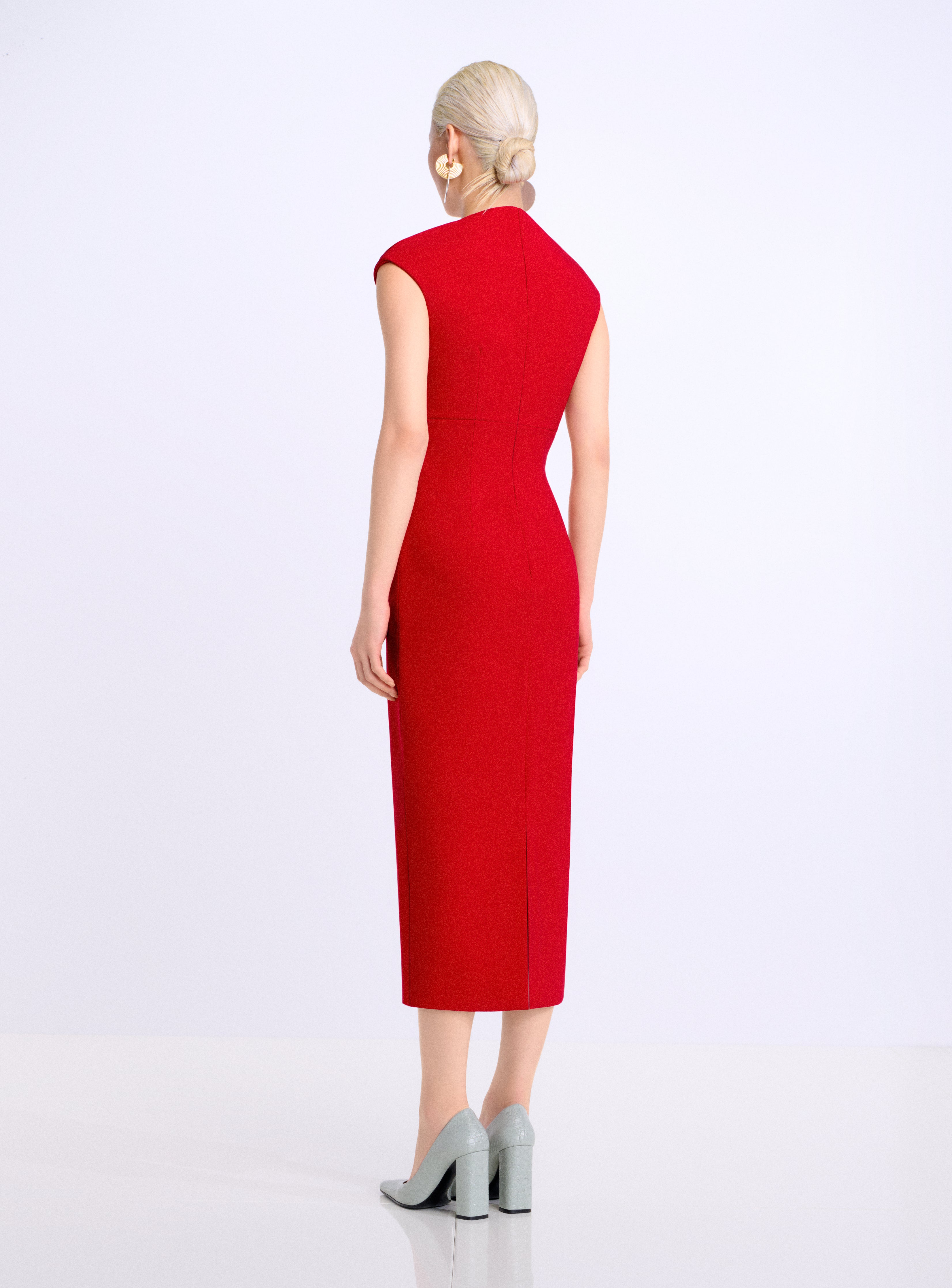 Solace London Monica Midi sukienka koktajlowa karmazyn