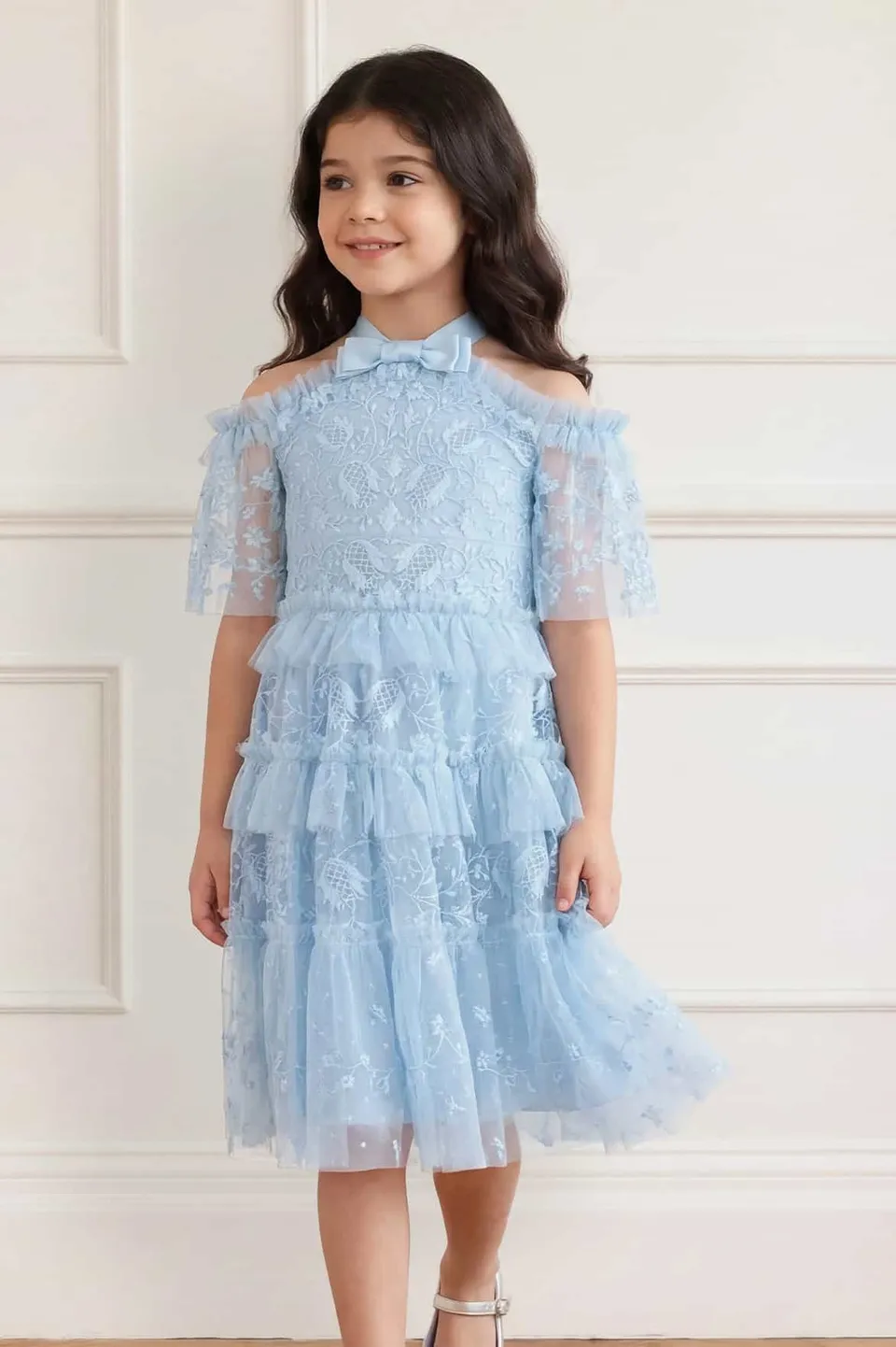 Needle & Thread Primrose Kids sukienka dziewczęca blue haftowana