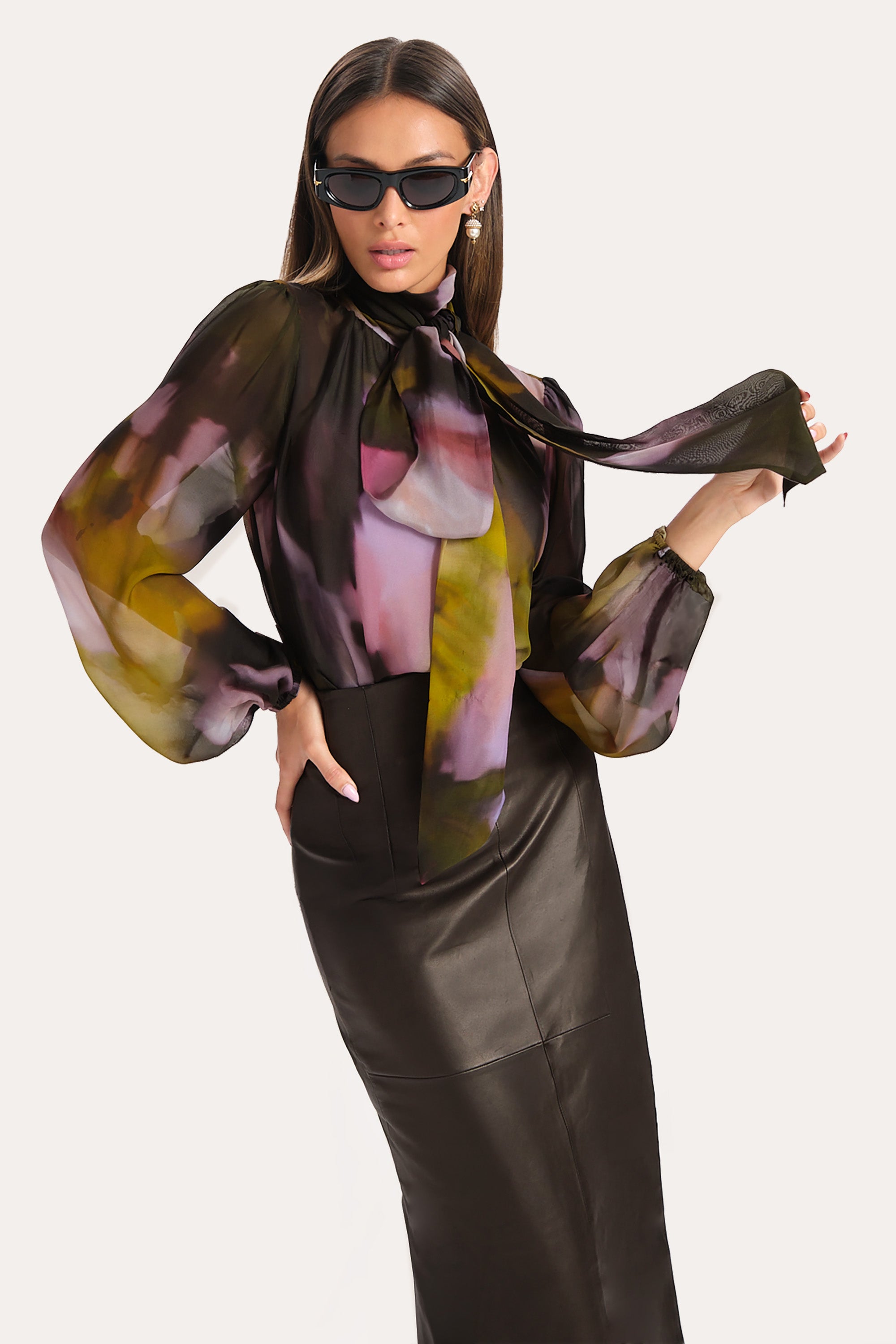 Elie Tahari Emma body jedwabne Petal Eclipse z szalikiem