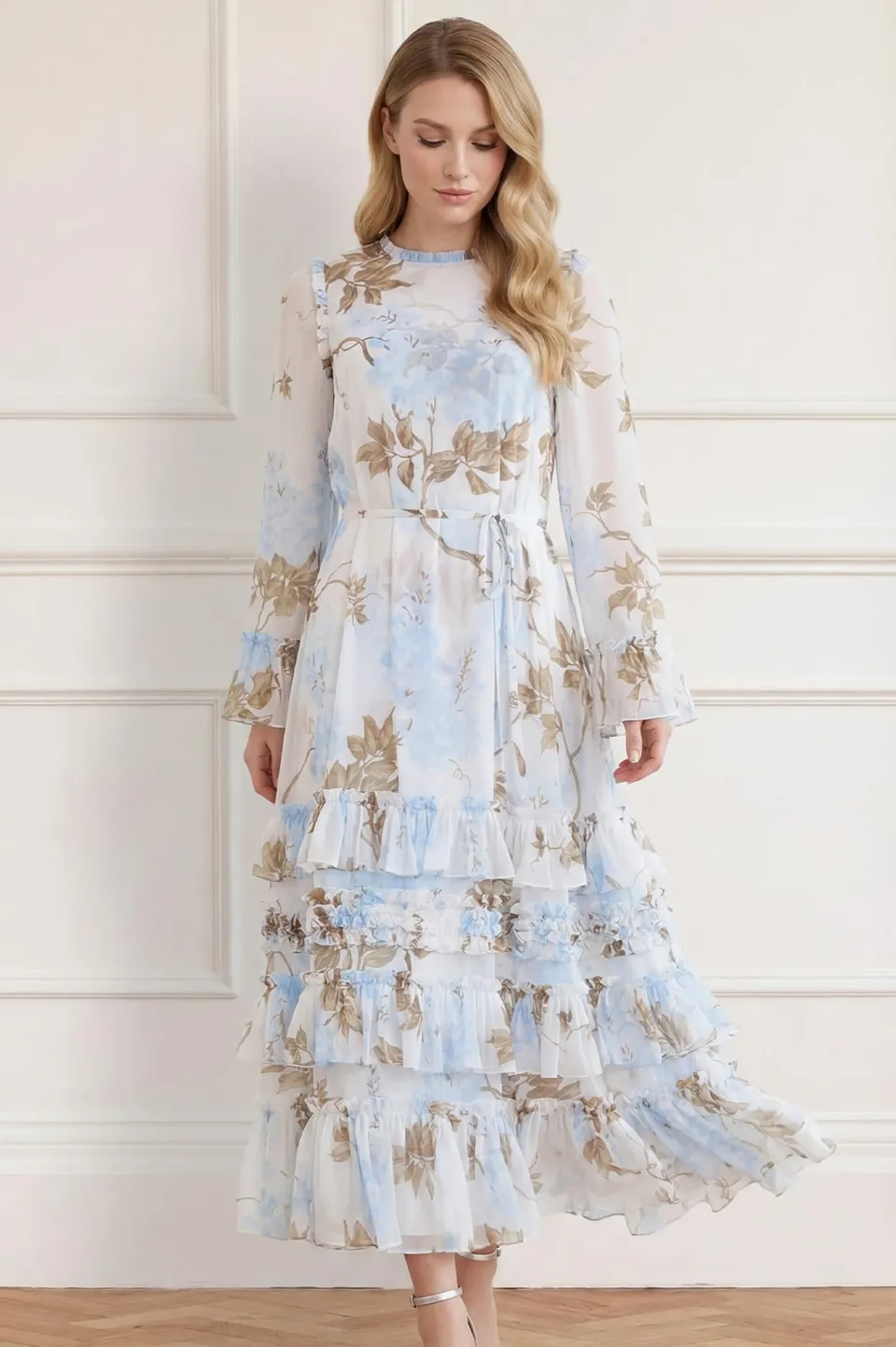 Needle & Thread Wisteria Chiffon sukienka biało-niebieska