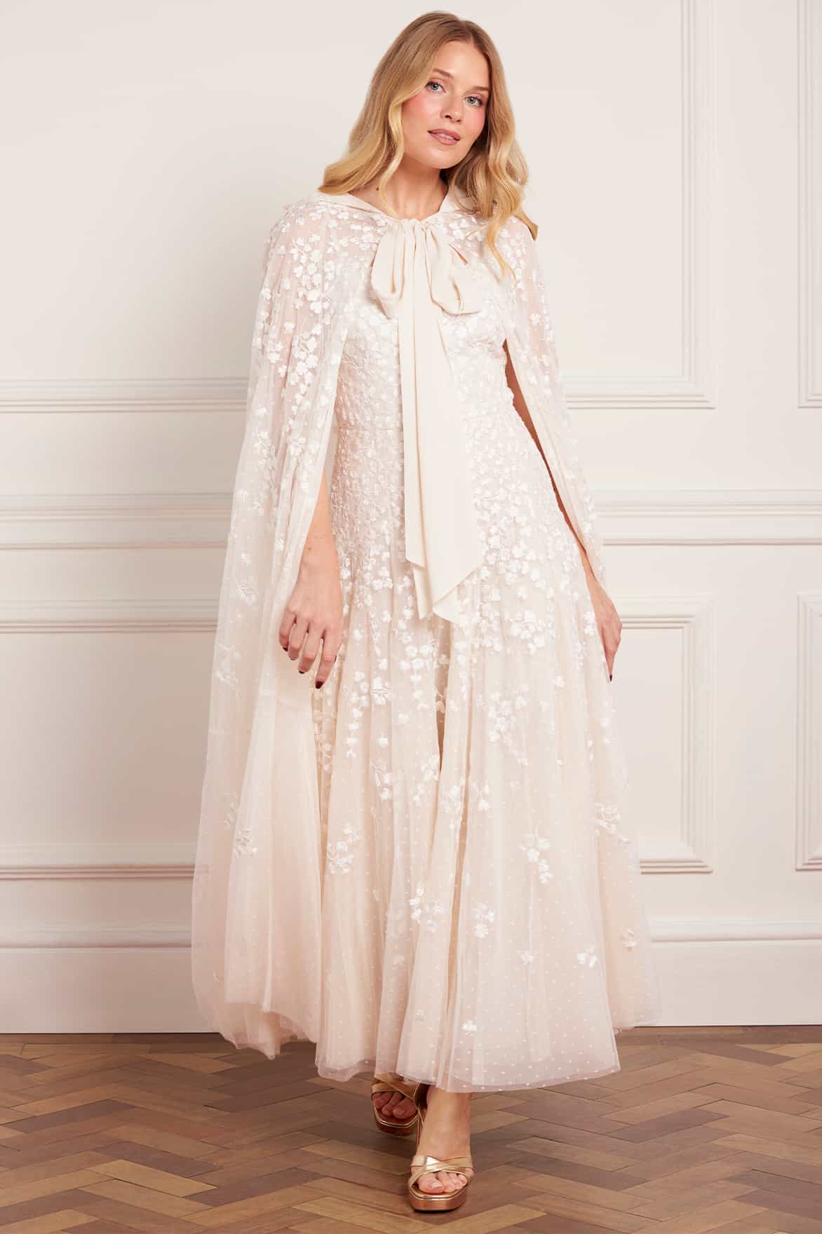 Needle & Thread Scatter Blossom Hooded peleryna Cream z kapturem