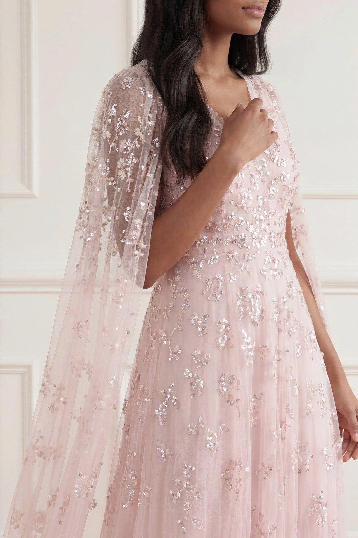 Needle & Thread Freesia Shimmer Cape Gown suknia Opal cekinowa