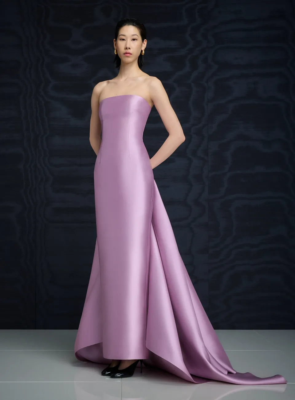 Solace London Imani sukienka wieczorowa liliowa maxi