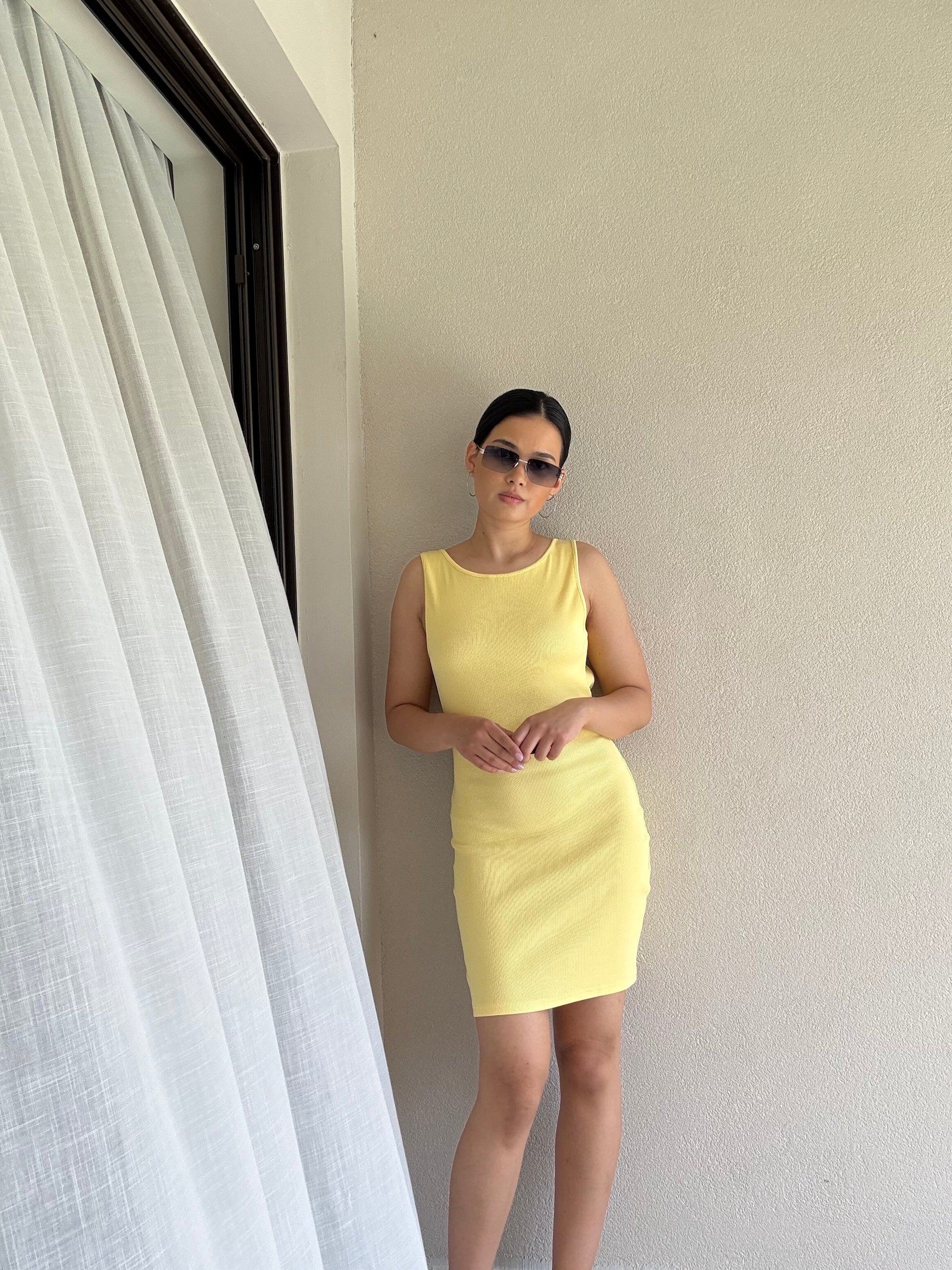 Nudyess Lanzarotte sukienka mini odkryte plecy yellow