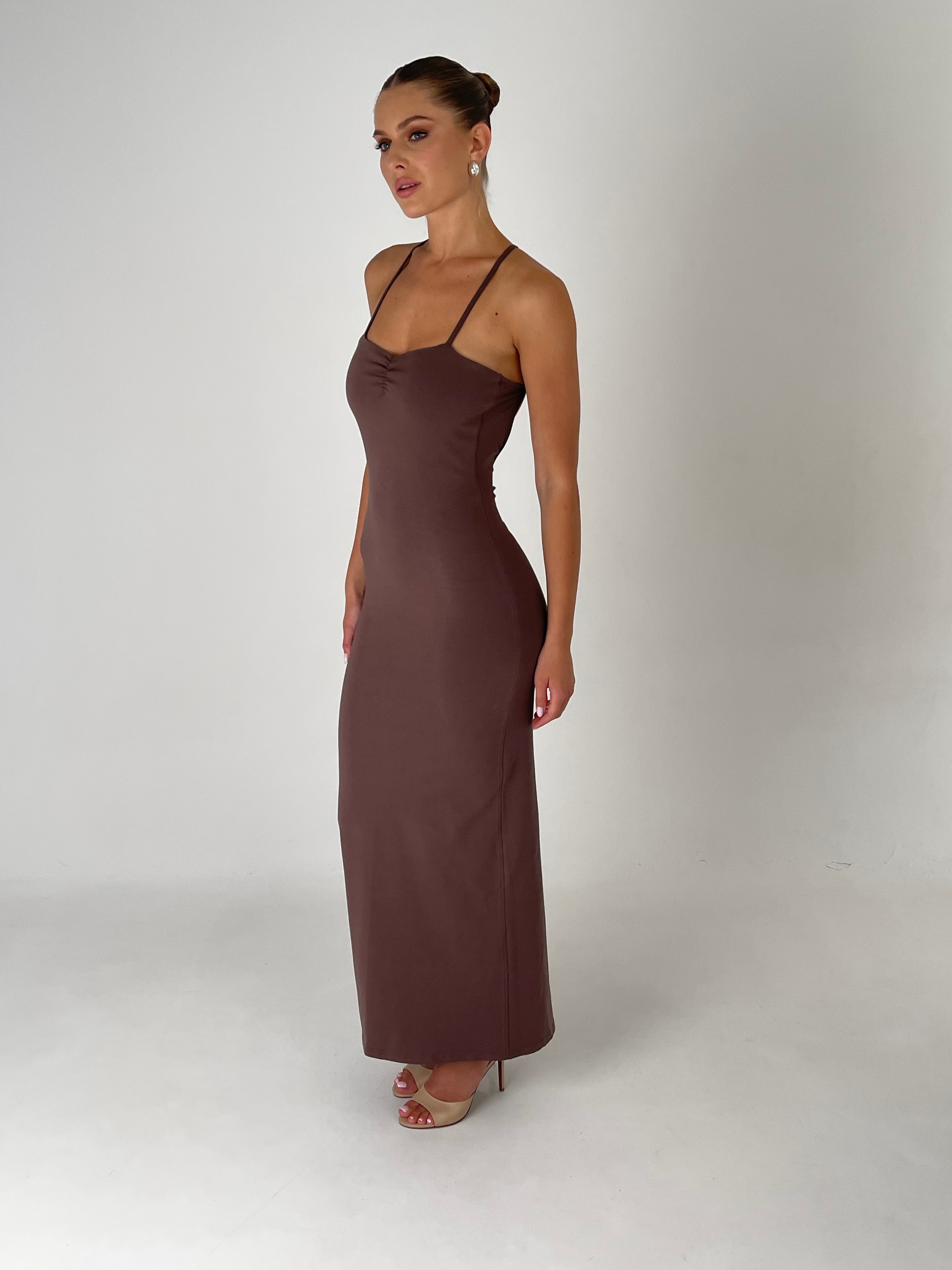 Nudyess Hola w790 sukienka maxi chocolate plecy