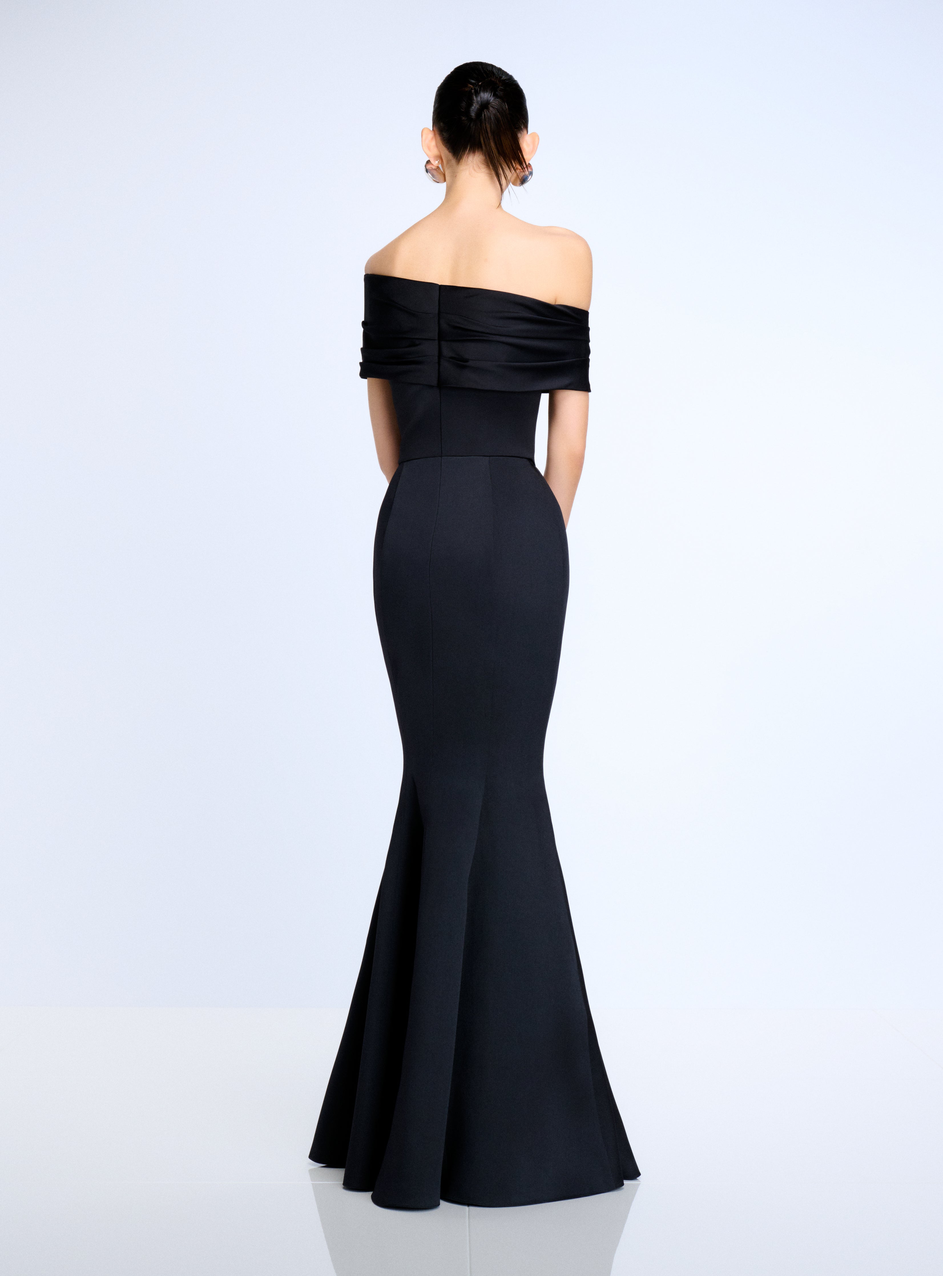 Solace London Alta sukienka wieczorowa czarna gorsetowa maxi