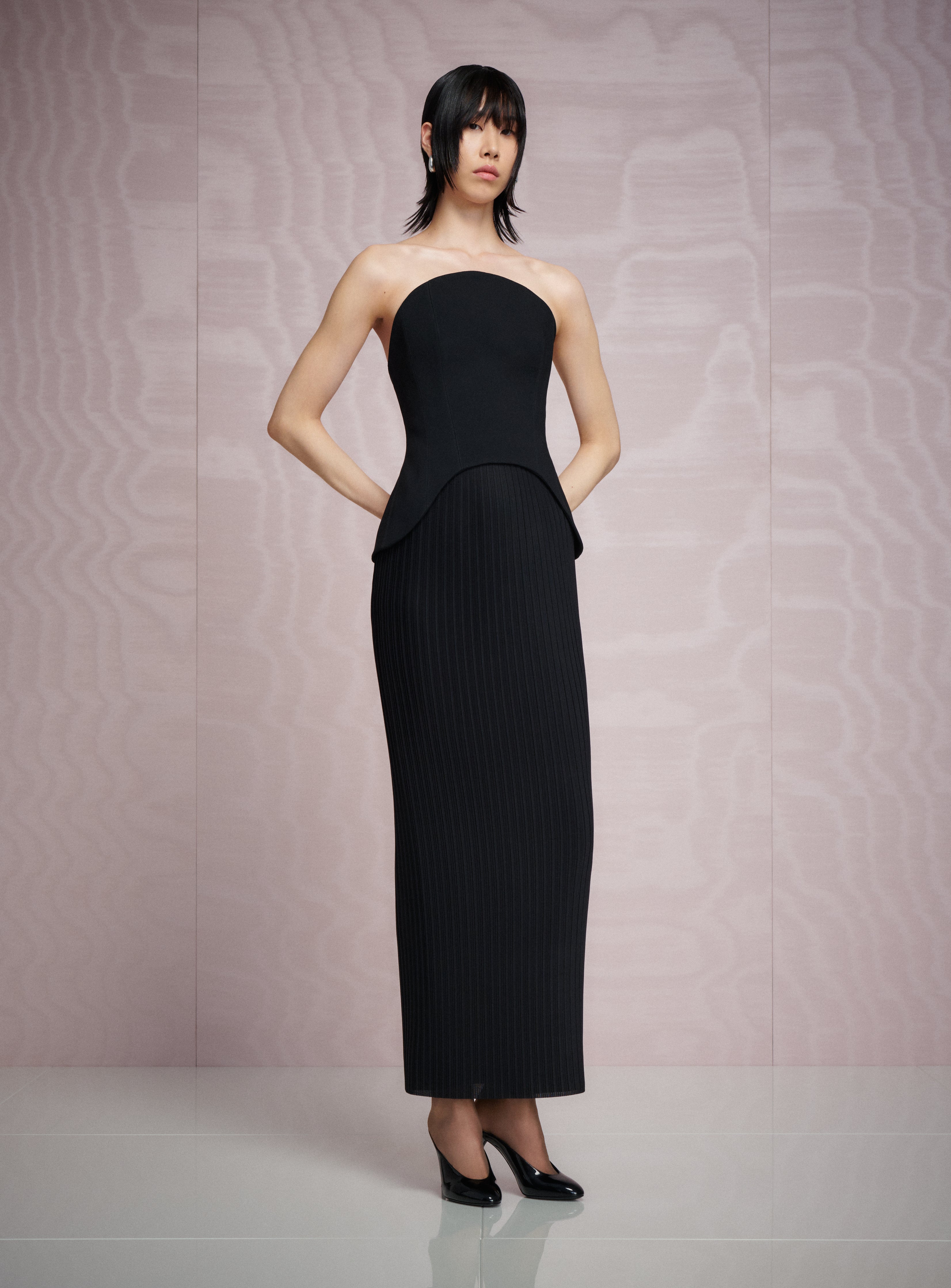 Solace London Kesi Maxi sukienka wieczorowa czarna bez ramion