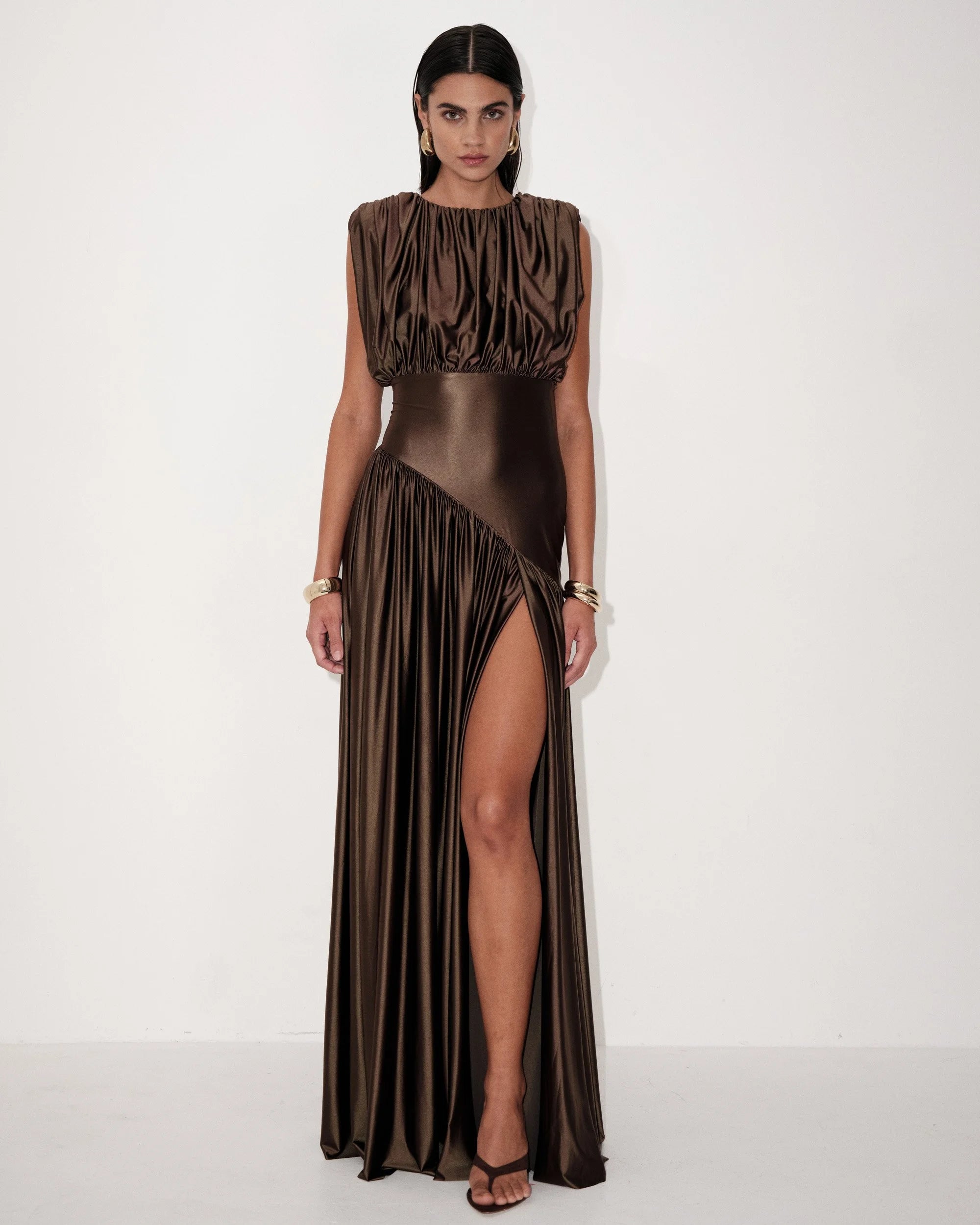 Delfi Collective Avalon sukienka Chocolate satynowa