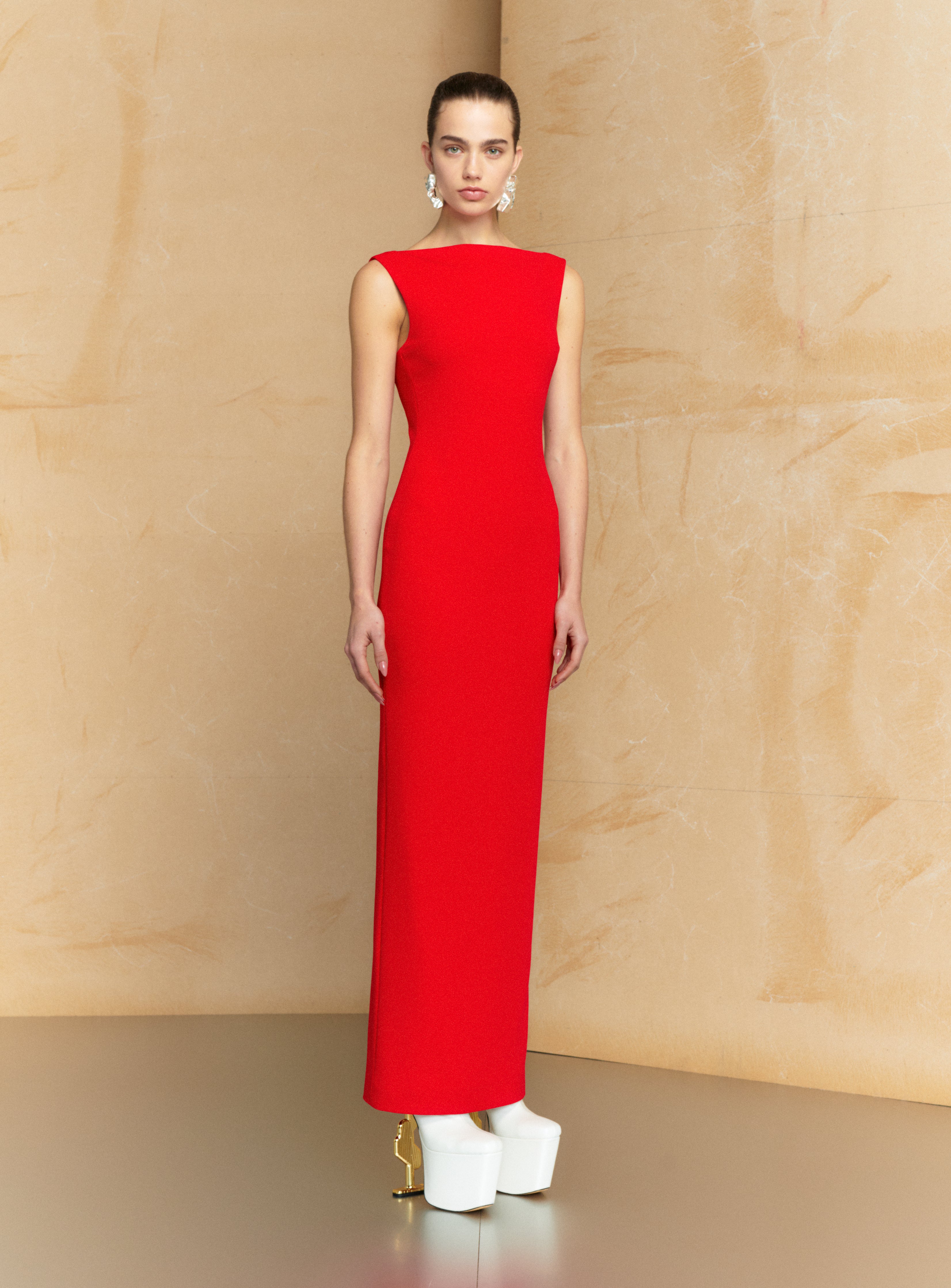 Solace London Imogen sukienka wieczorowa czerwona maxi bez rękawów