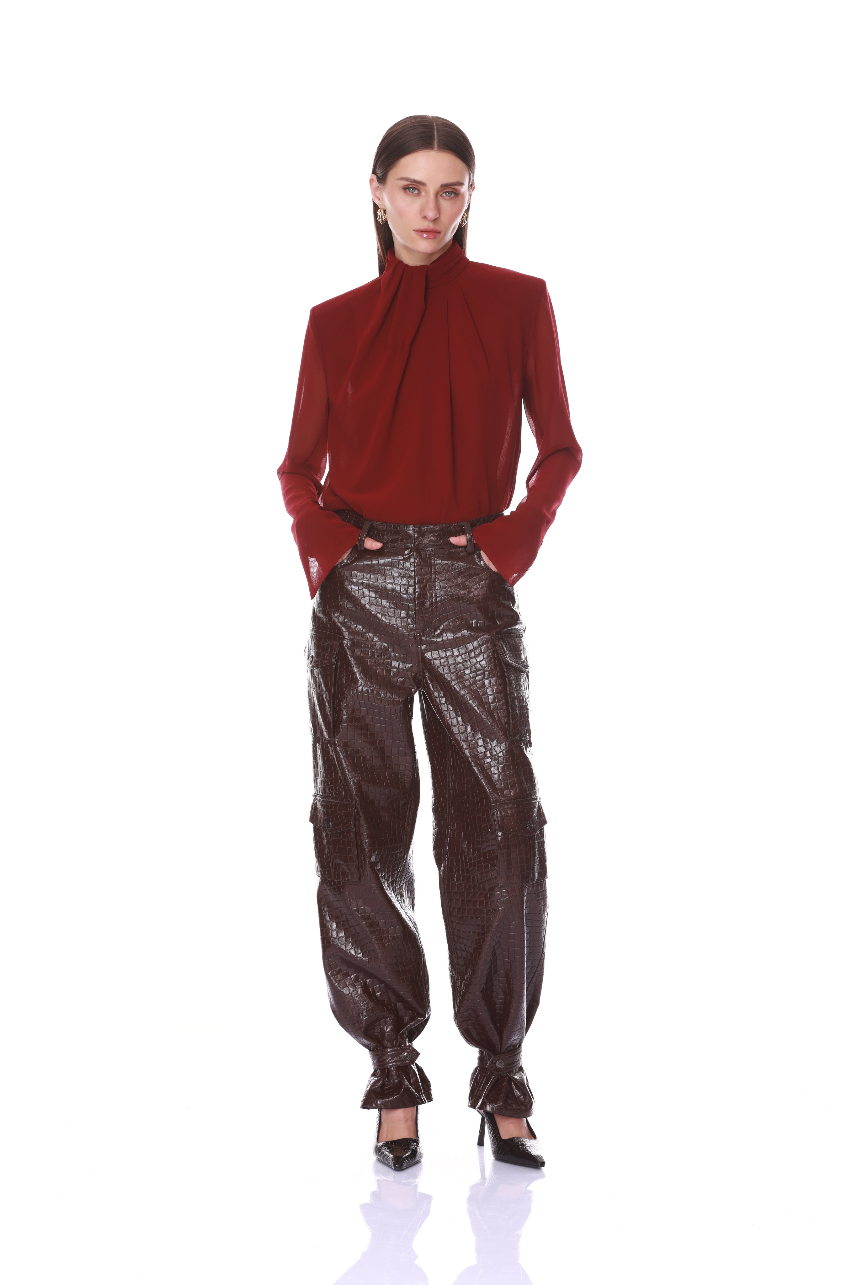 Bronx and Banco Vegan Croc spodnie jogger brązowe skóropodobne