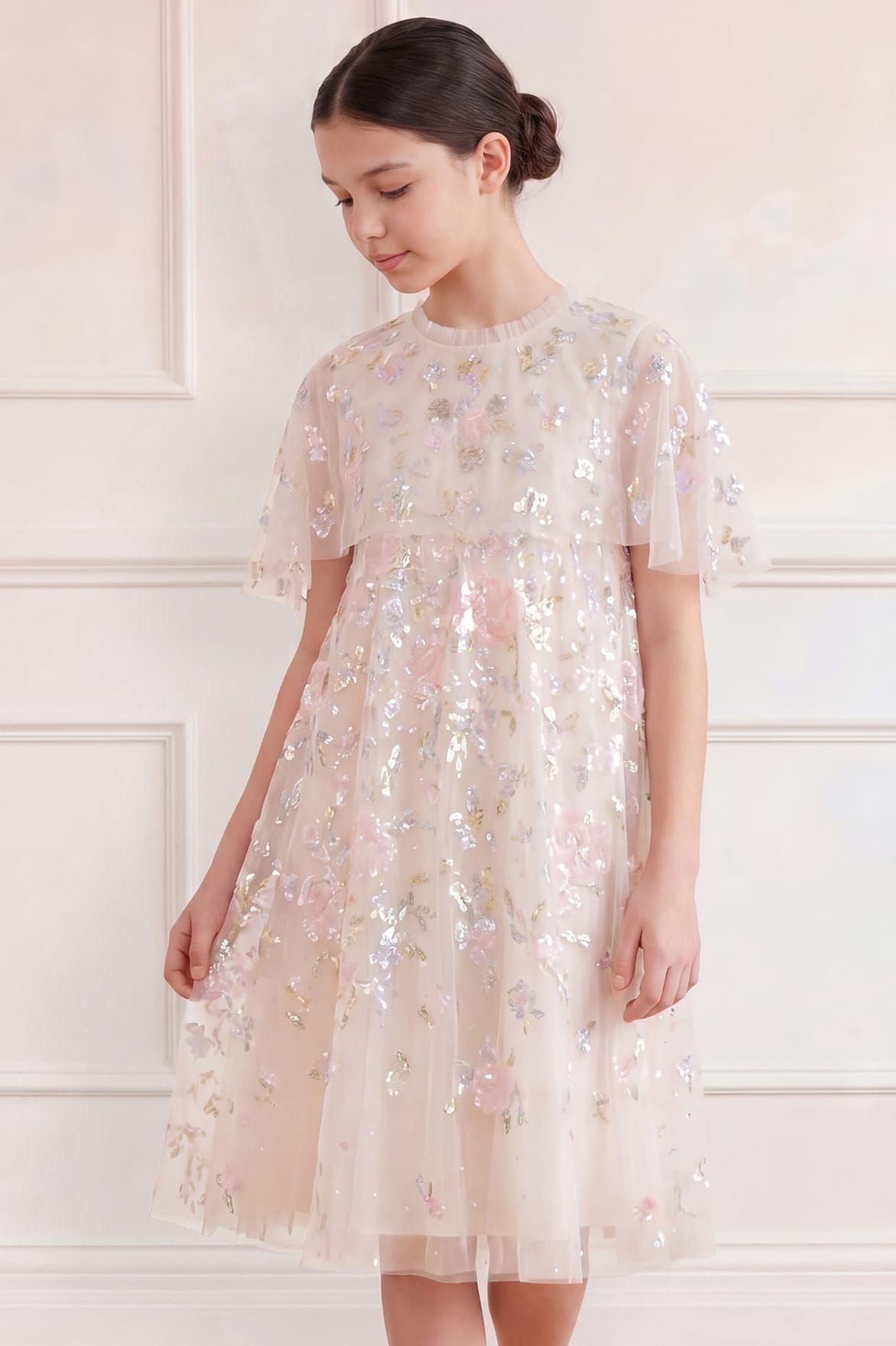 Needle & Thread Peony Bouquet Sequin Cape sukienka kremowa cekiny
