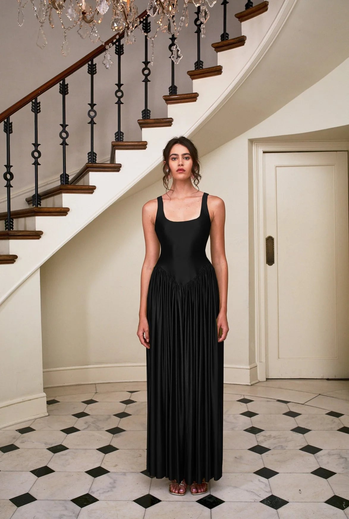 Delfi Collective Oriana sukienka wieczorowa czarna maxi