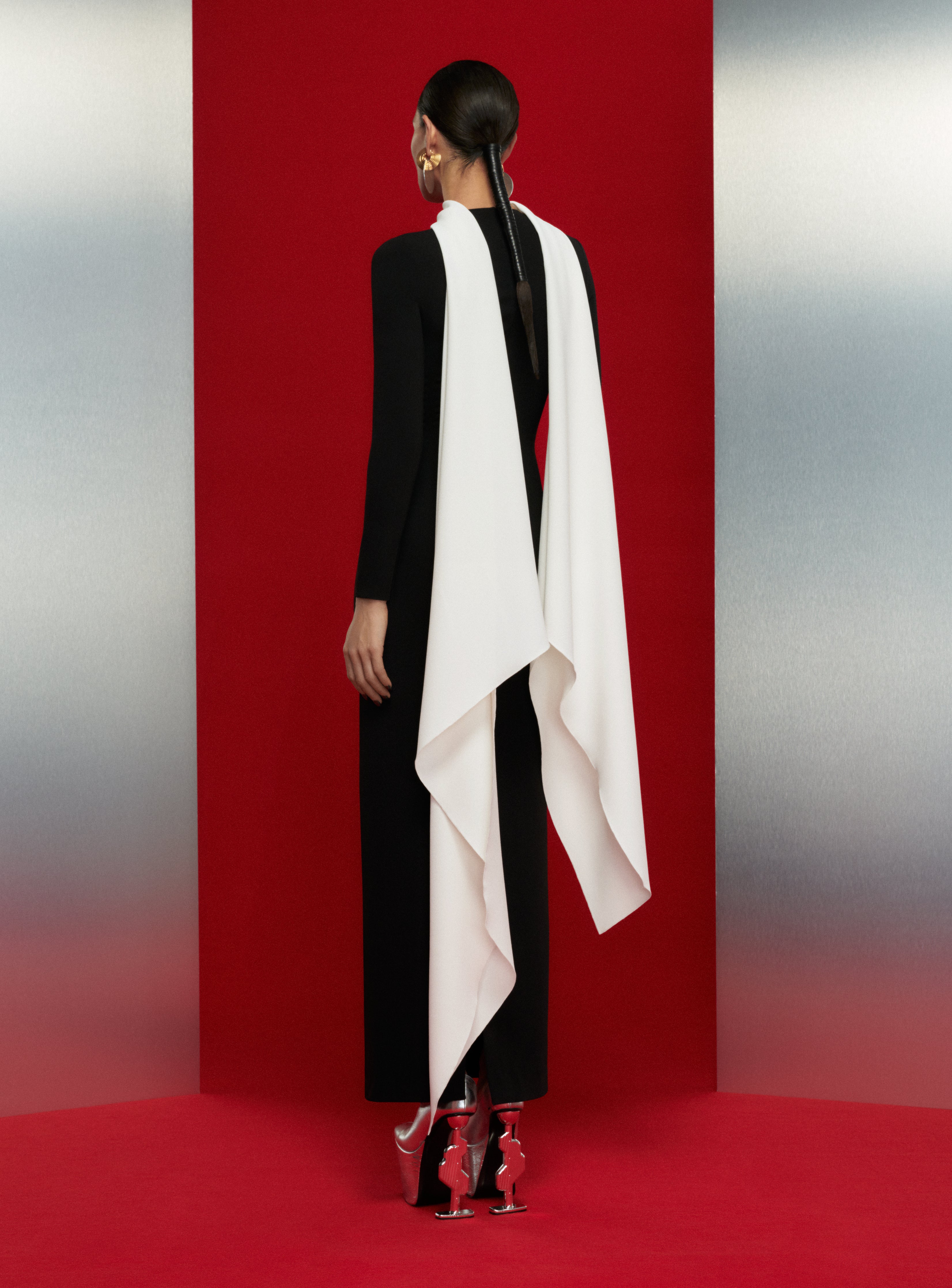 Solace London Luisa sukienka maxi kremowo-czarna