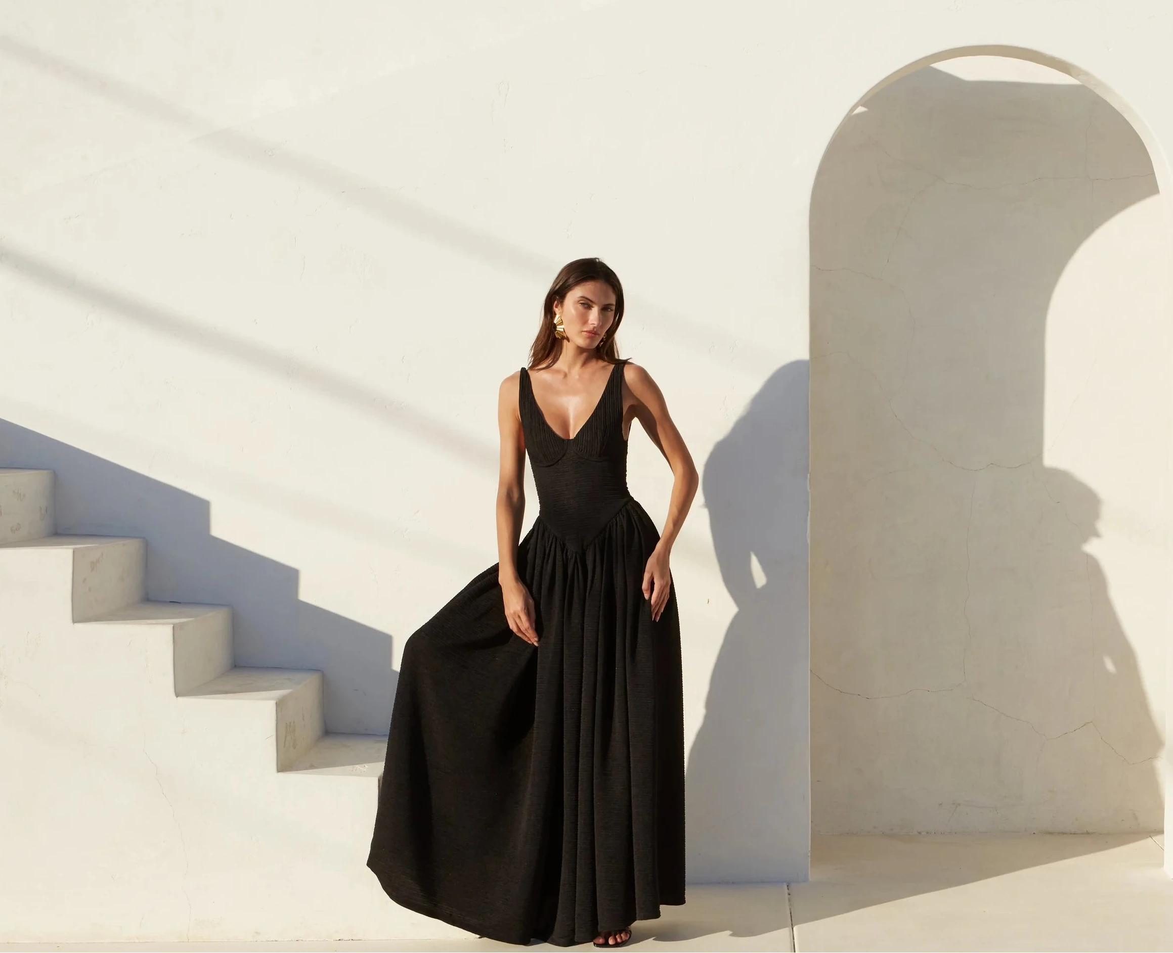 Delfi Collective Isadora Long sukienka czarna