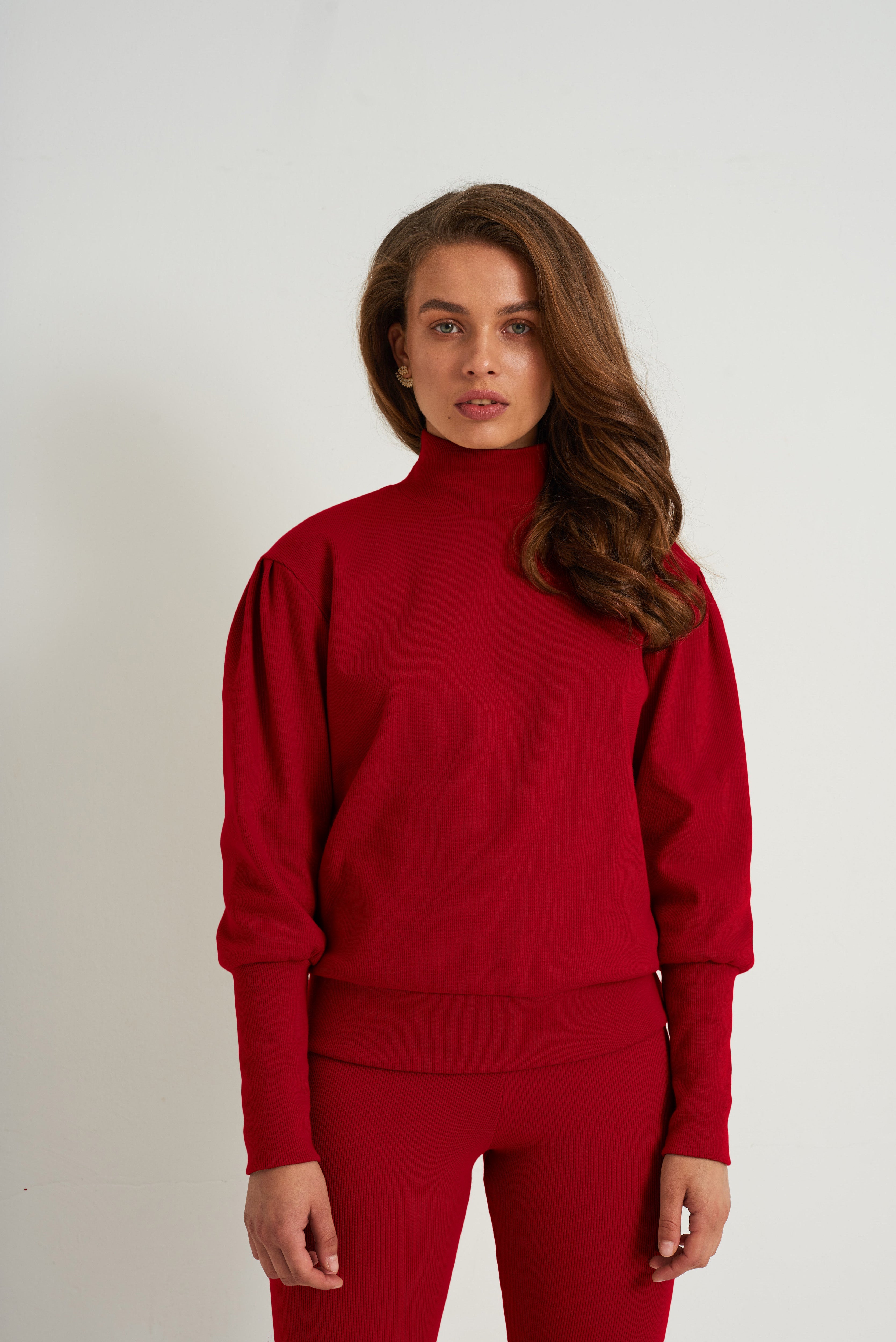 Nudyess Meru top Black luźny golf prążkowany