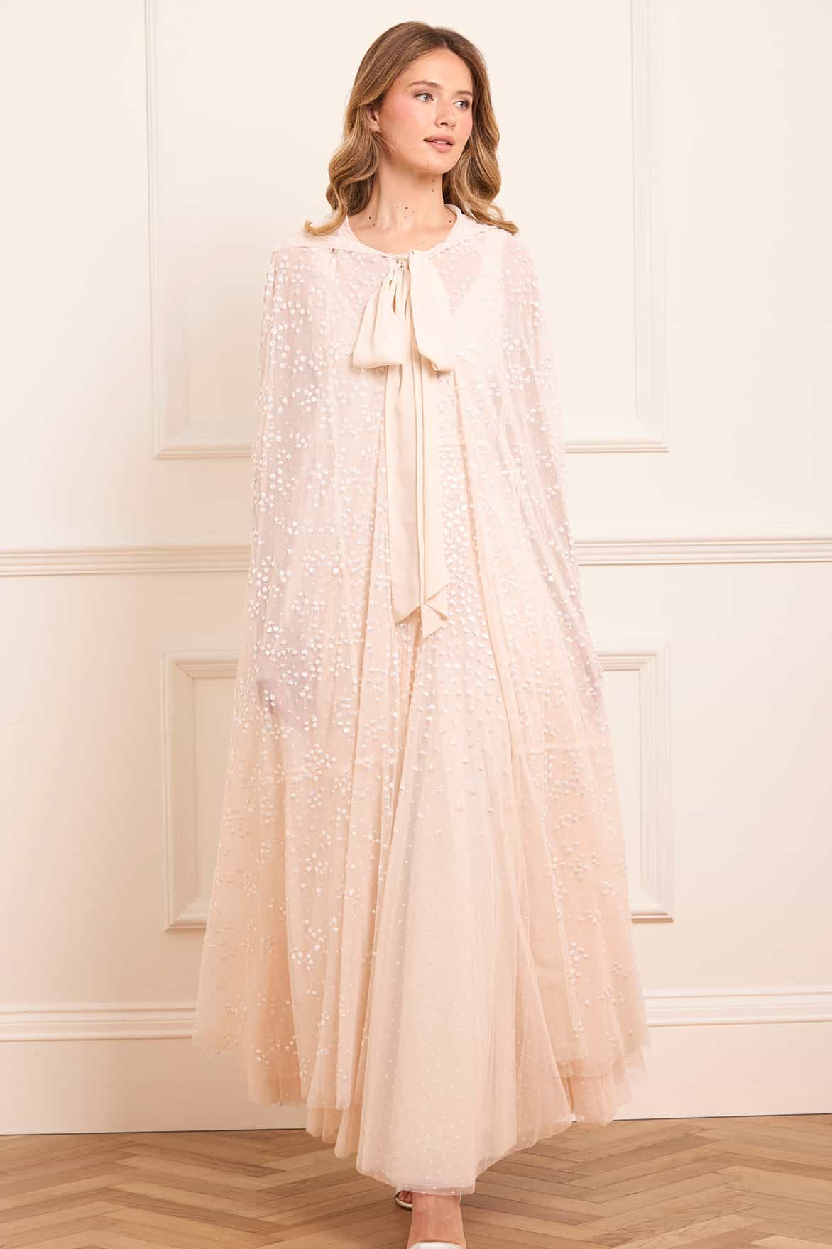 Needle & Thread Dappled Sequin Hooded Long Cape peleryna kremowa