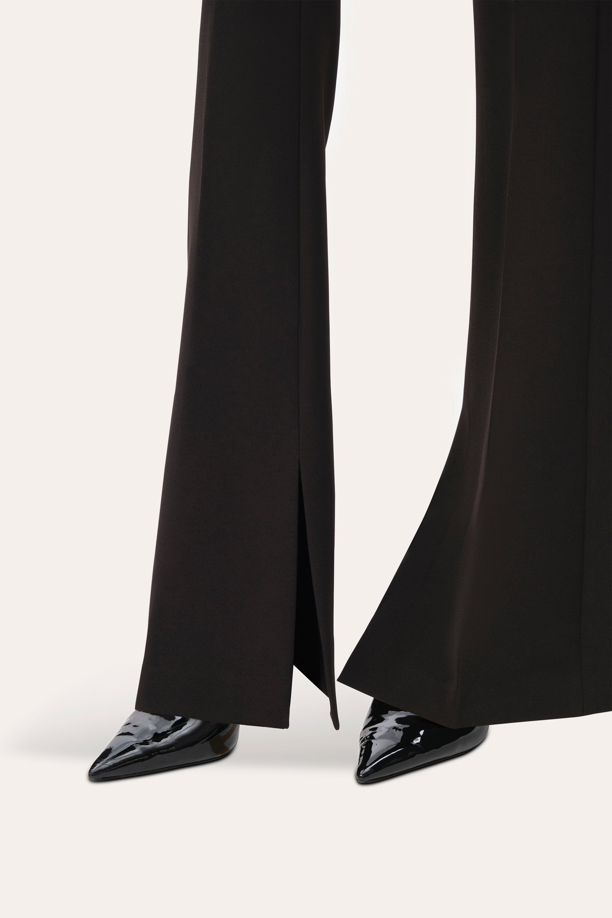 Elie Tahari Slit Flare E9061214 spodnie czarne krepa
