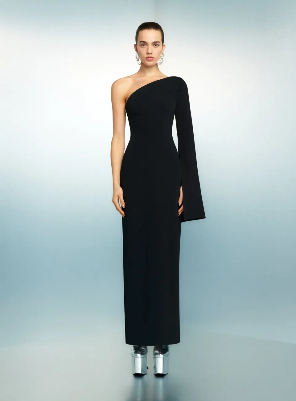 Solace London Alina Maxi sukienka czarna długi rękaw