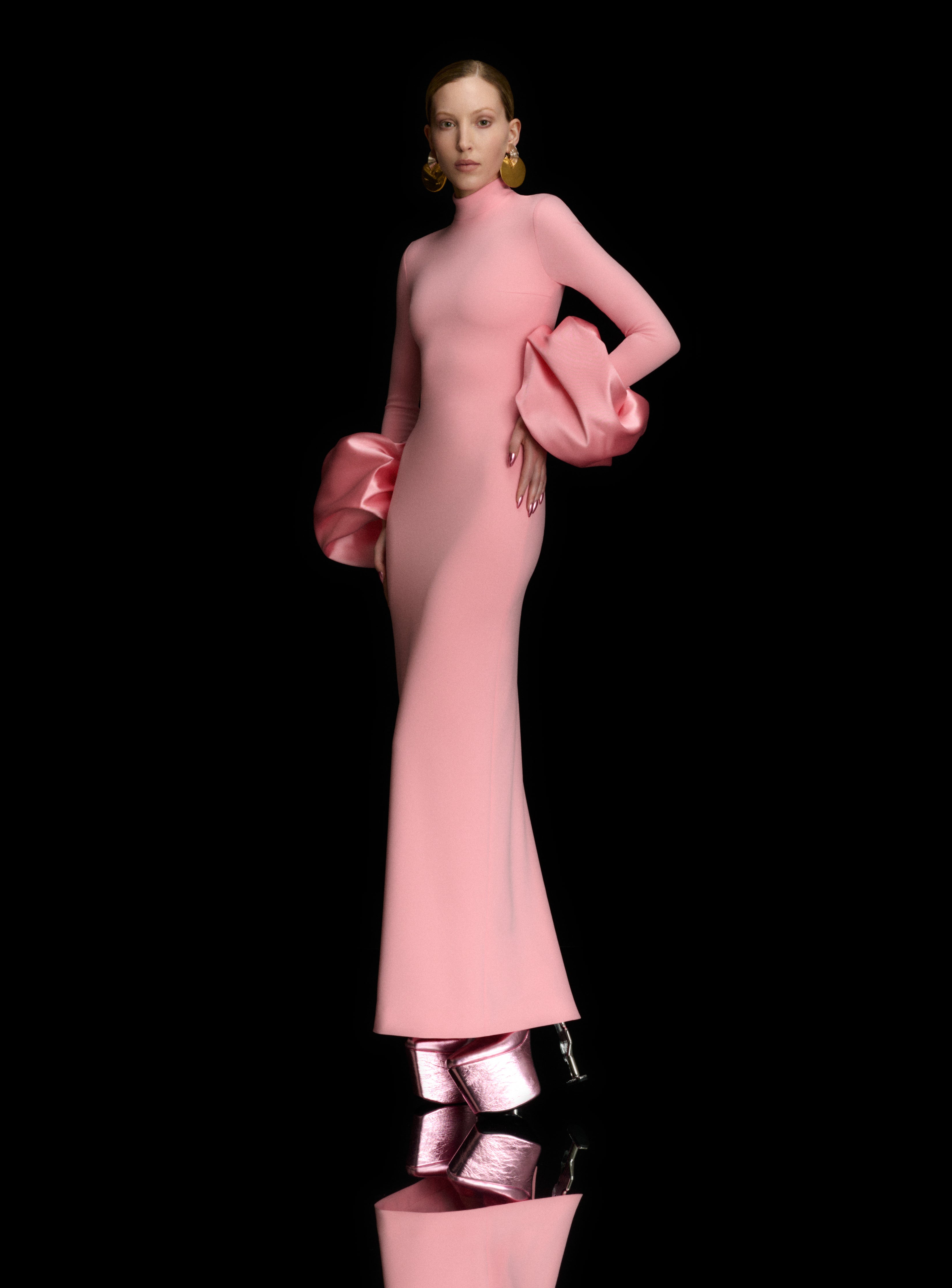 Solace London Viviana Maxi sukienka zabudowana jasny róż